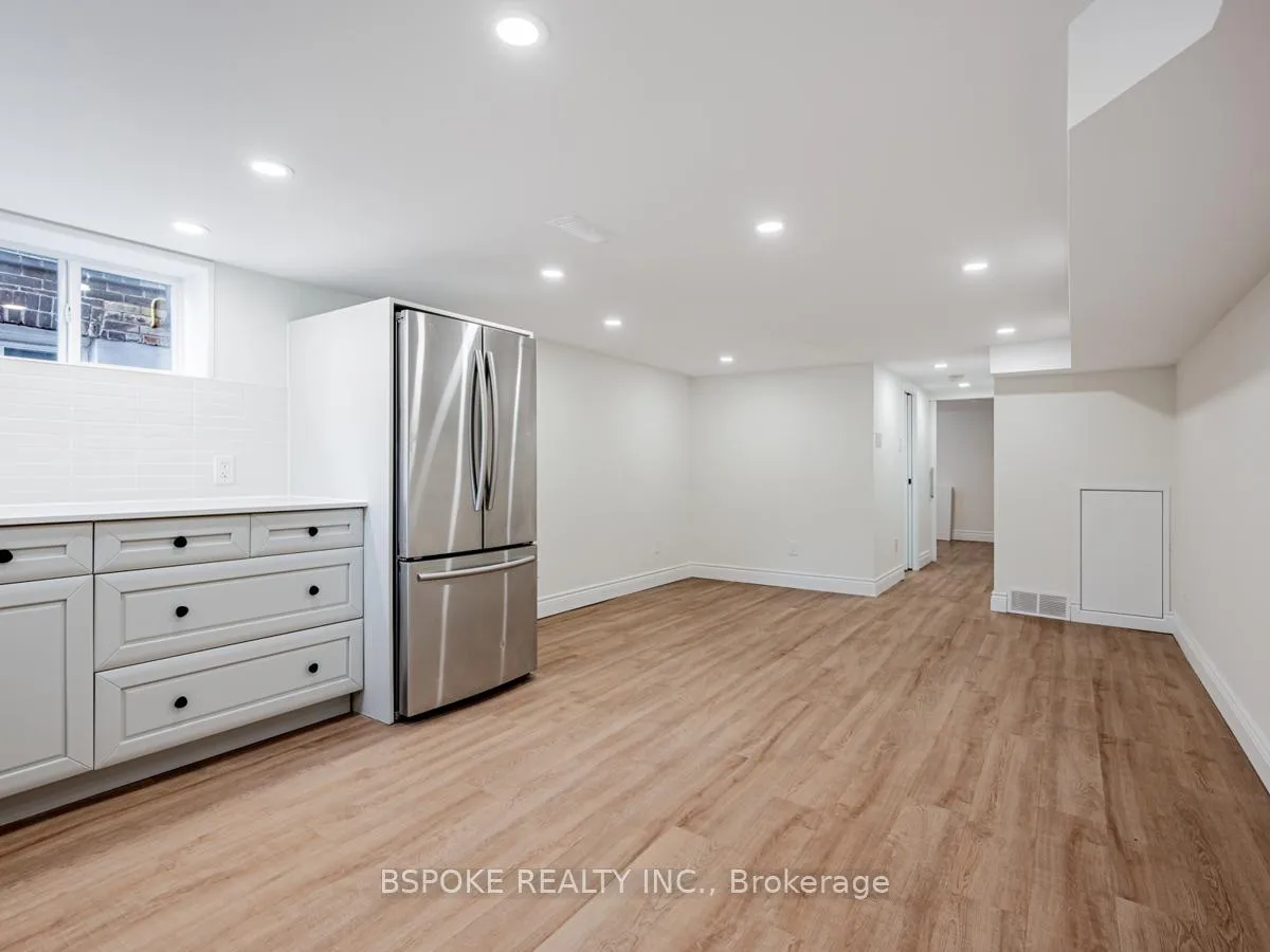Photo 4 of Unit Bsmt, 4 Hartford Avenue, Toronto, The Beaches — HOMEH