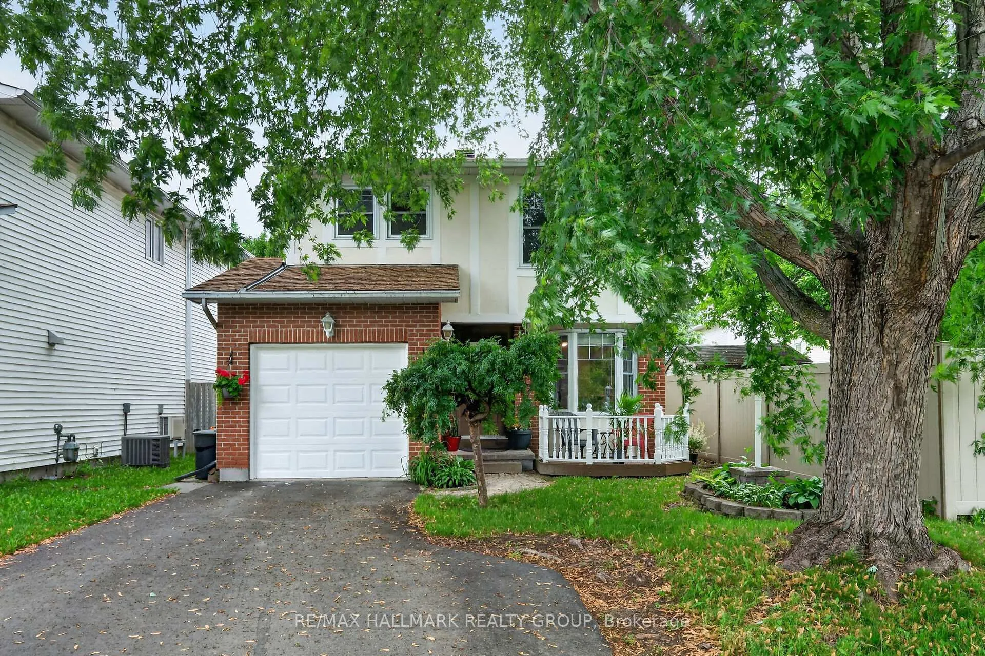 Photo 1 of 4 Gowrie Drive, Ottawa, Kanata - Glencairn/Hazeldean — HOMEH