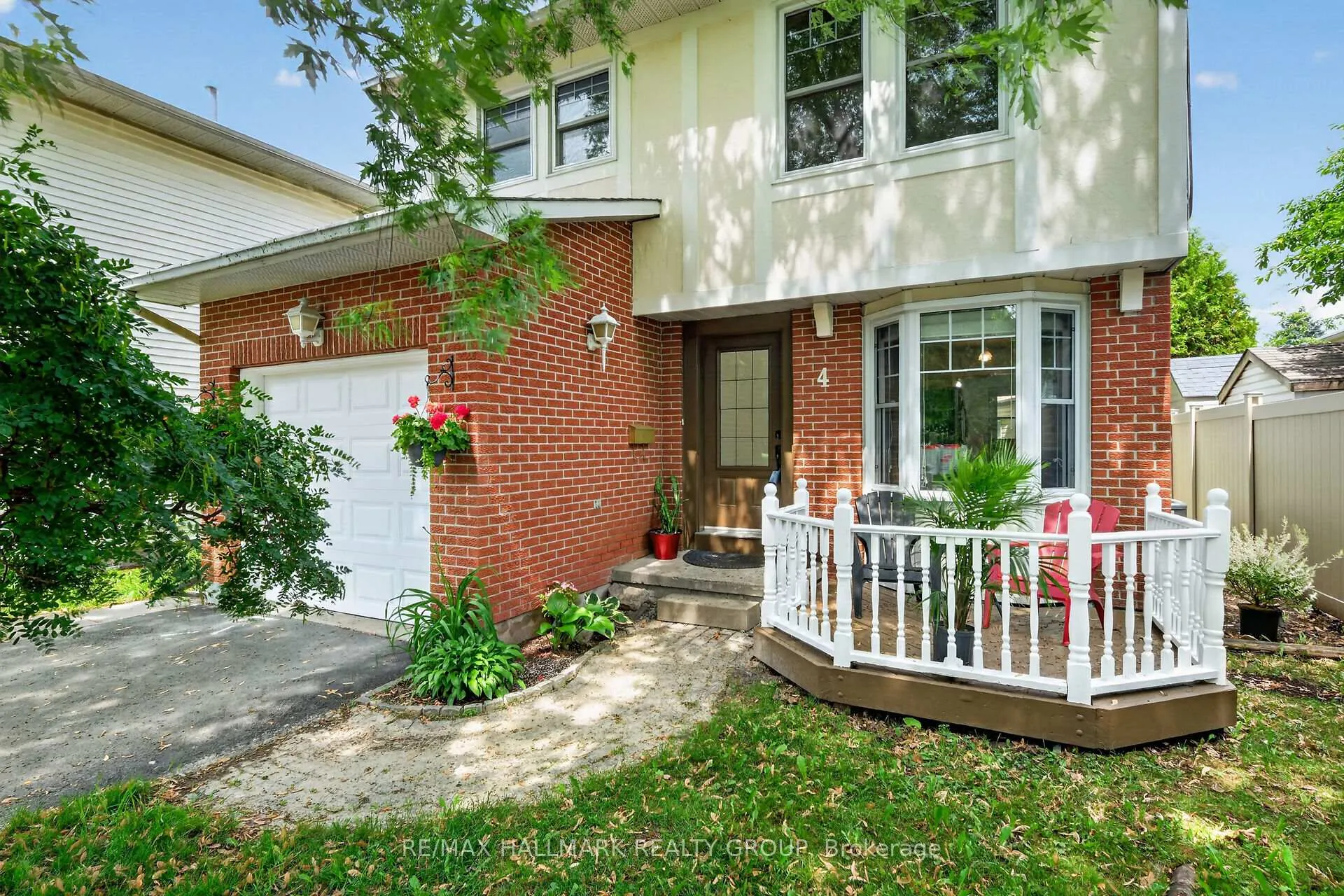 Photo 2 of 4 Gowrie Drive, Ottawa, Kanata - Glencairn/Hazeldean — HOMEH