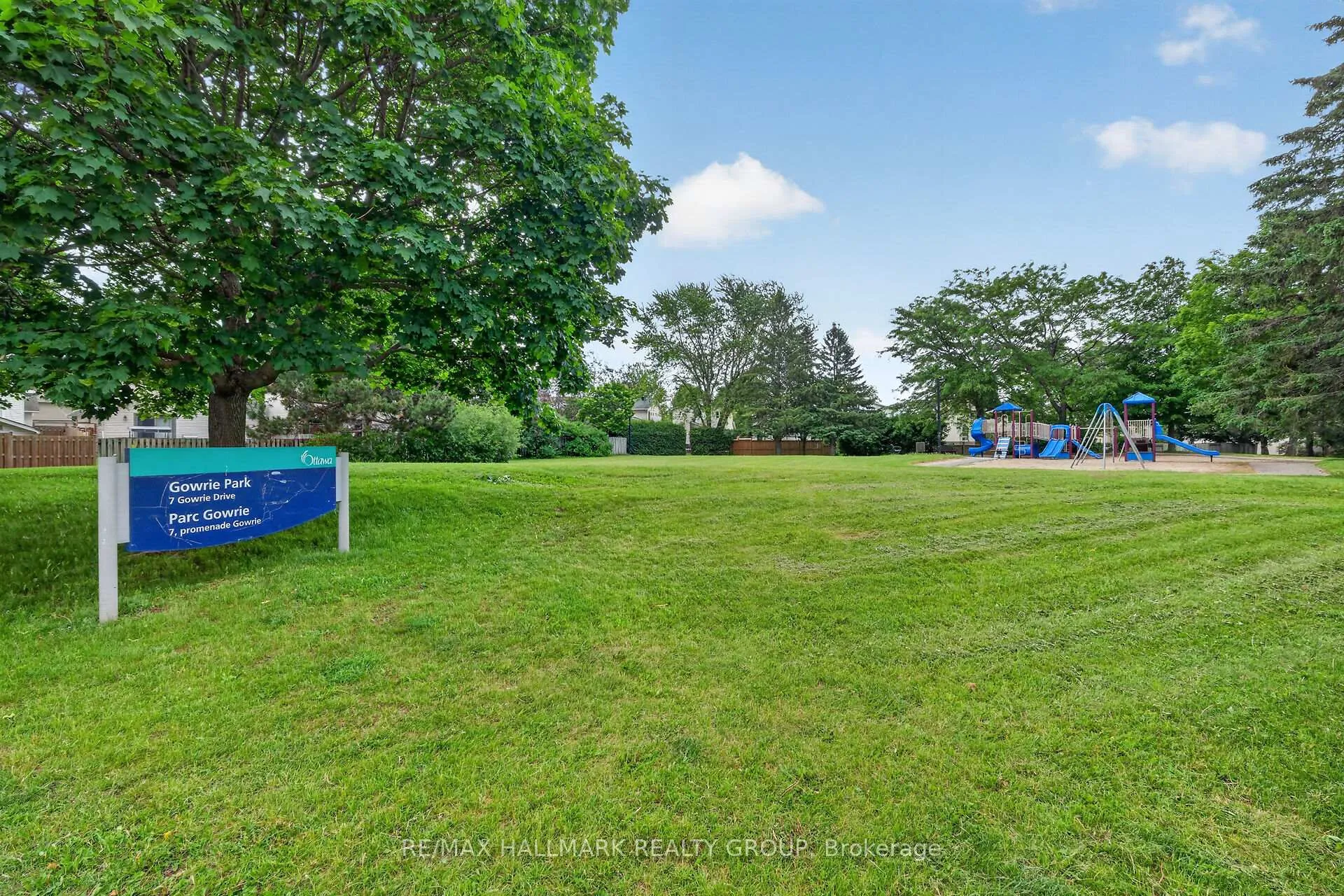 Photo 5 of 4 Gowrie Drive, Ottawa, Kanata - Glencairn/Hazeldean — HOMEH