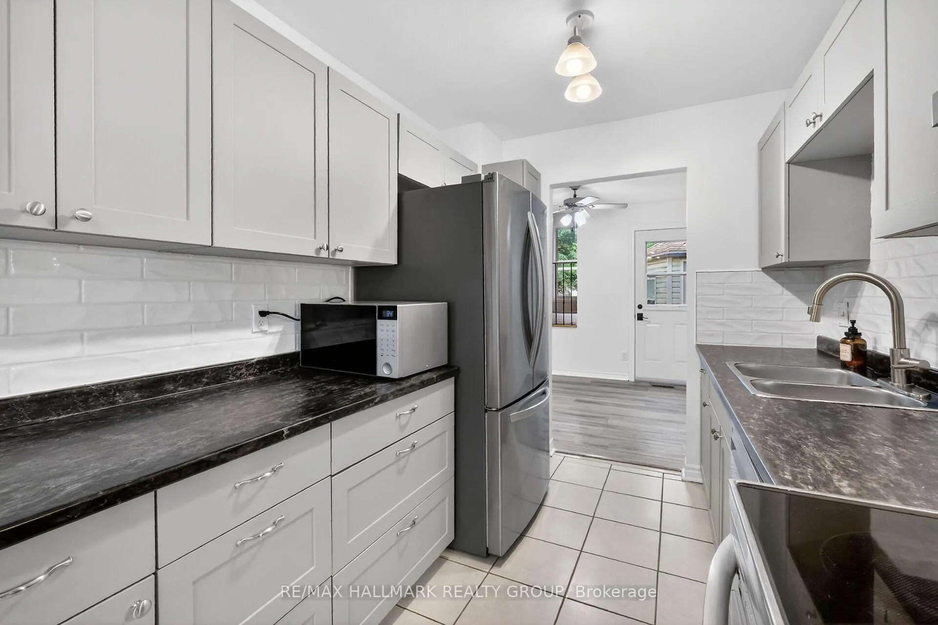 Photo 18 of 4 Gowrie Drive, Ottawa, Kanata - Glencairn/Hazeldean — HOMEH