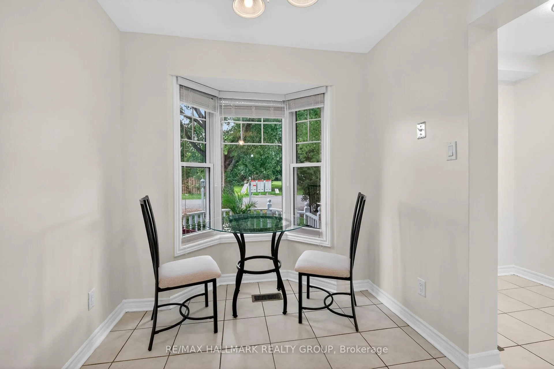 Photo 19 of 4 Gowrie Drive, Ottawa, Kanata - Glencairn/Hazeldean — HOMEH