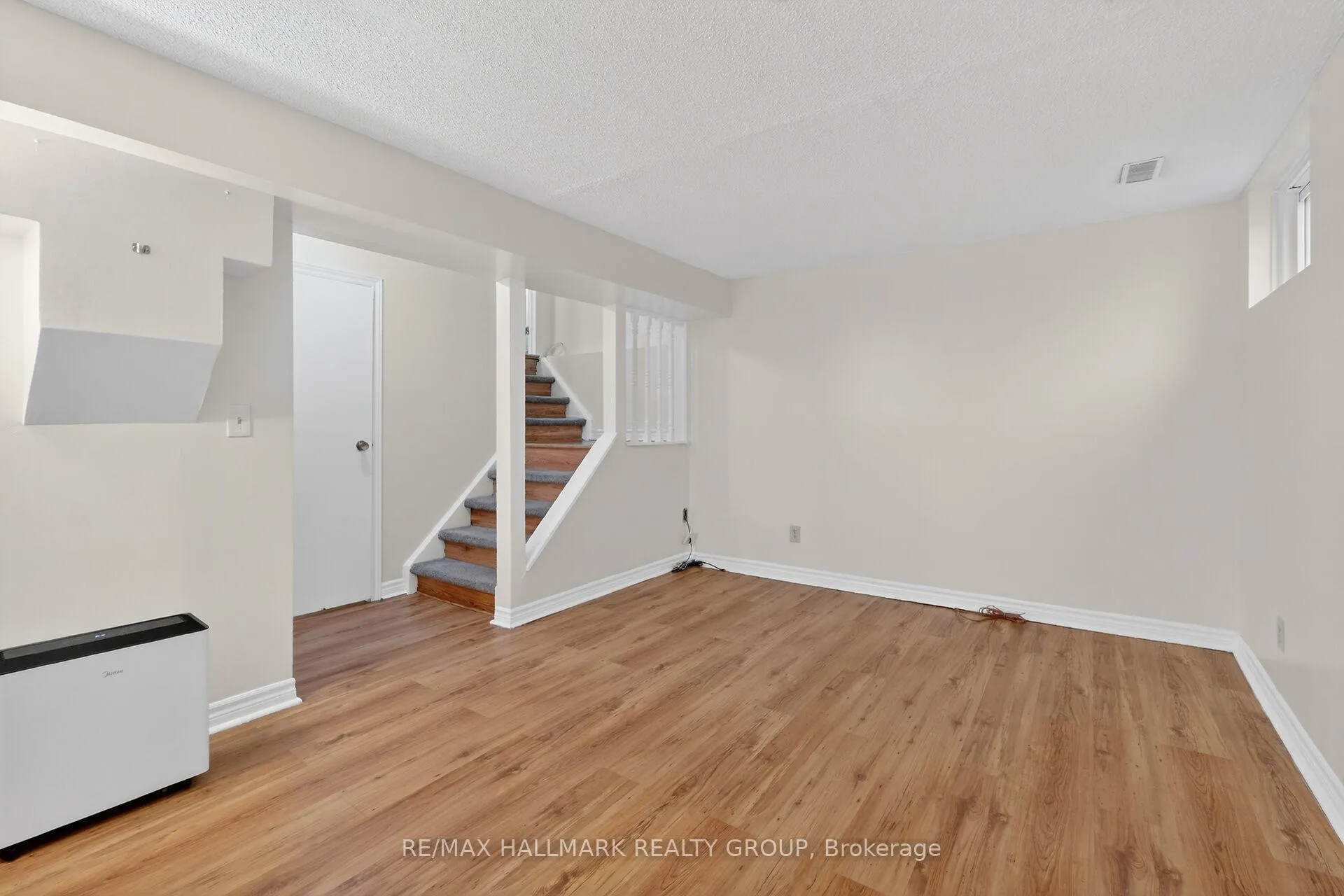 Photo 20 of 4 Gowrie Drive, Ottawa, Kanata - Glencairn/Hazeldean — HOMEH
