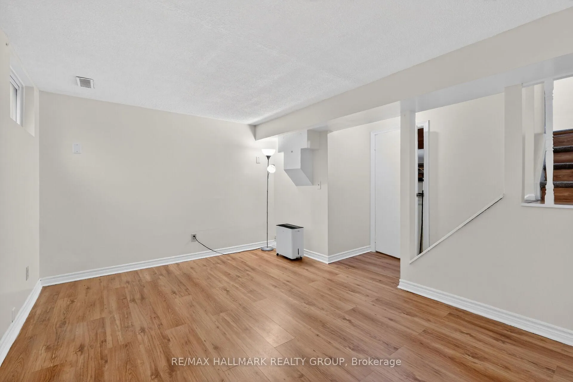 Photo 22 of 4 Gowrie Drive, Ottawa, Kanata - Glencairn/Hazeldean — HOMEH