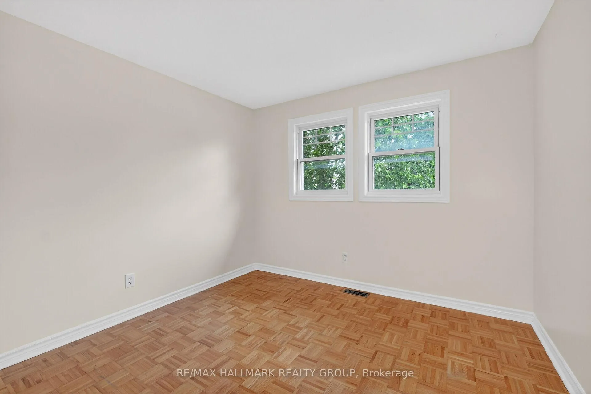 Photo 31 of 4 Gowrie Drive, Ottawa, Kanata - Glencairn/Hazeldean — HOMEH