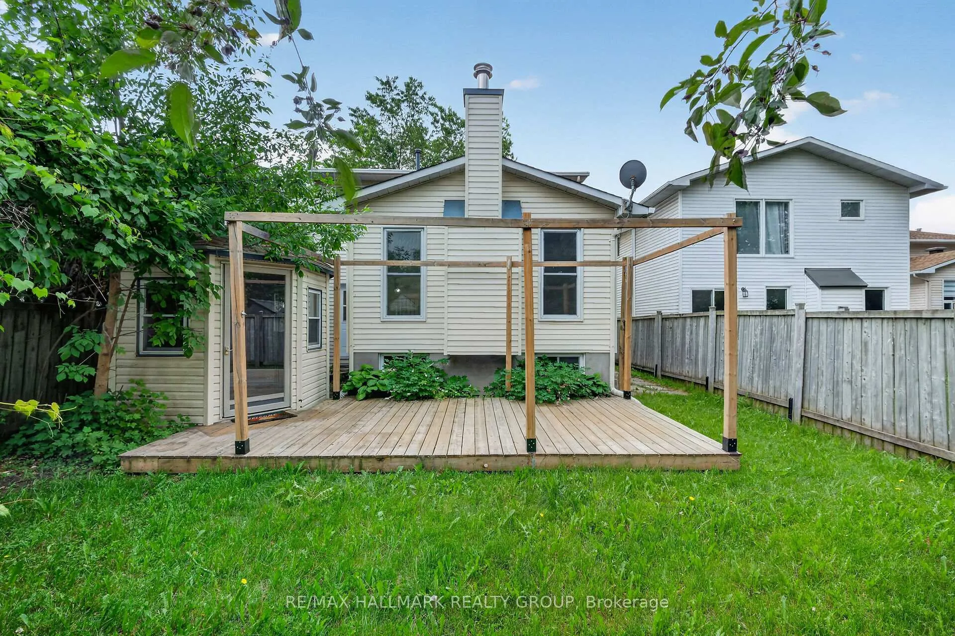 Photo 36 of 4 Gowrie Drive, Ottawa, Kanata - Glencairn/Hazeldean — HOMEH