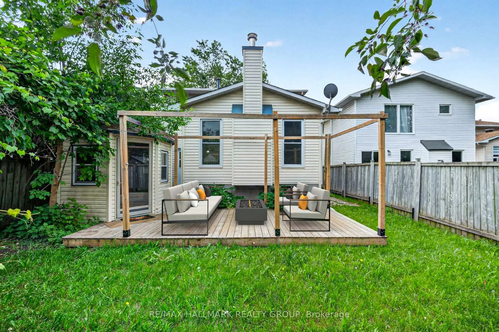 Photo 37 of 4 Gowrie Drive, Ottawa, Kanata - Glencairn/Hazeldean — HOMEH
