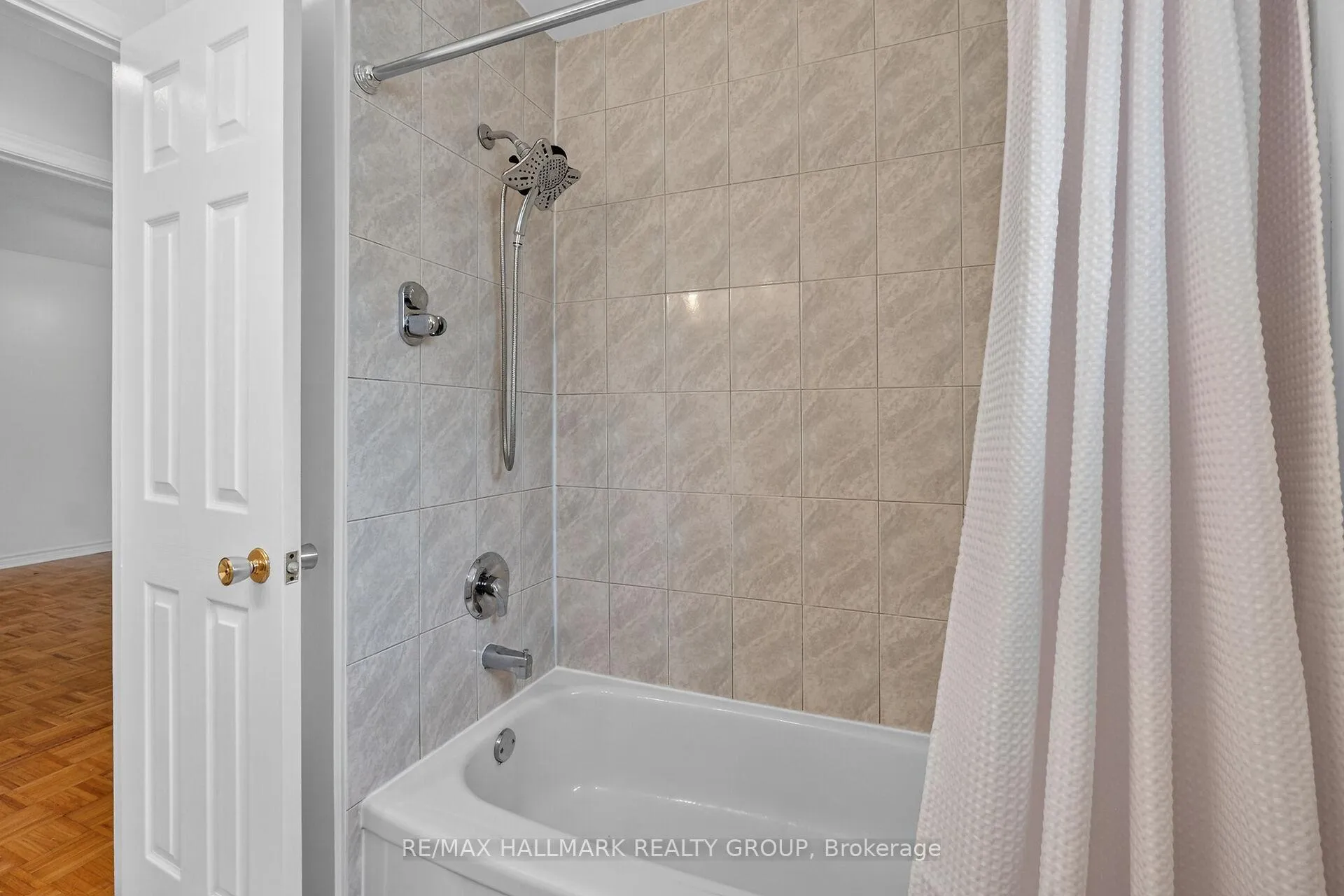 Photo 42 of 4 Gowrie Drive, Ottawa, Kanata - Glencairn/Hazeldean — HOMEH
