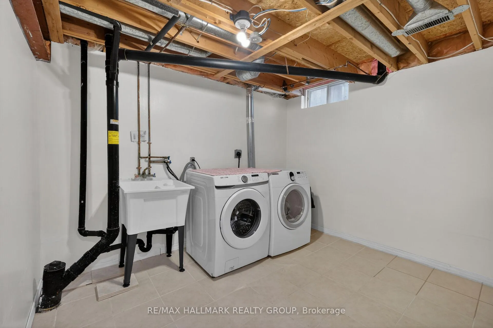 Photo 43 of 4 Gowrie Drive, Ottawa, Kanata - Glencairn/Hazeldean — HOMEH