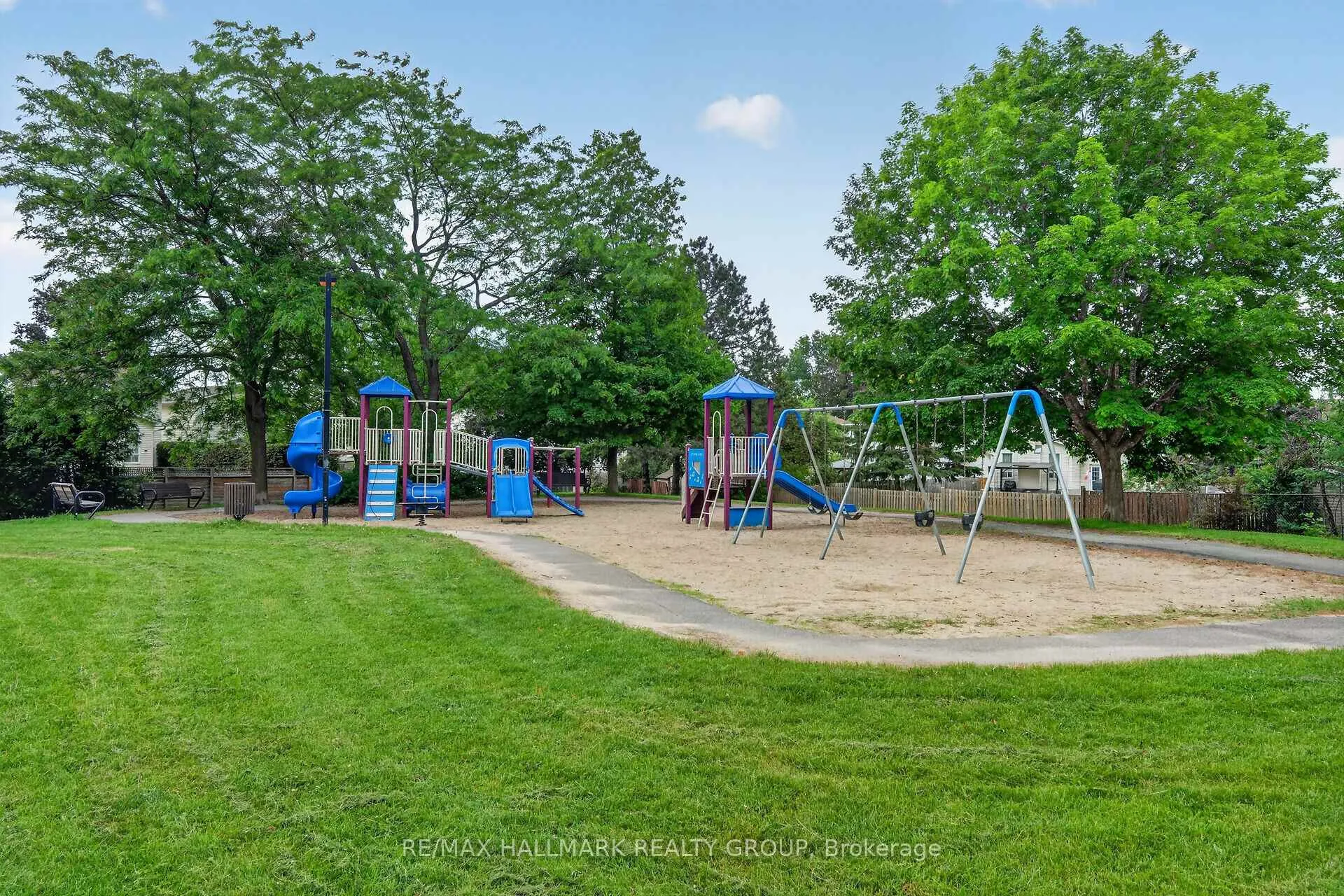 Photo 45 of 4 Gowrie Drive, Ottawa, Kanata - Glencairn/Hazeldean — HOMEH