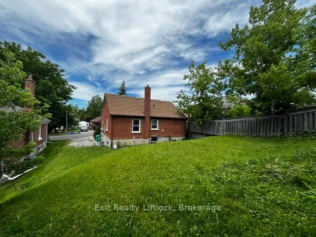Photo 14 of 303 Caddy Street, Peterborough, Ashburnham Ward 4 — HOMEH