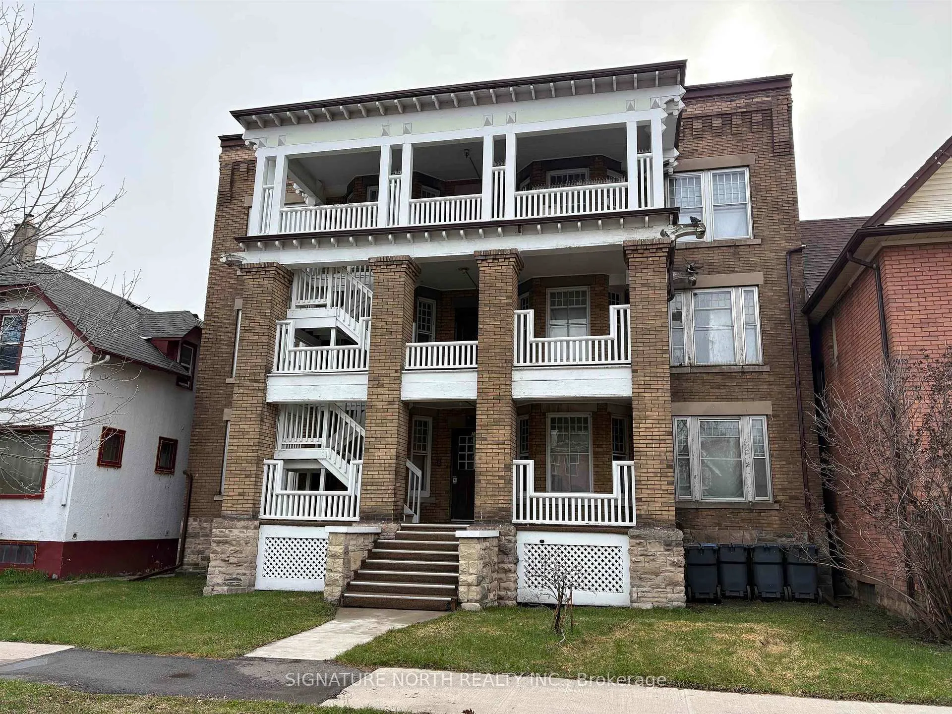 Front of 230 Brodie Street N