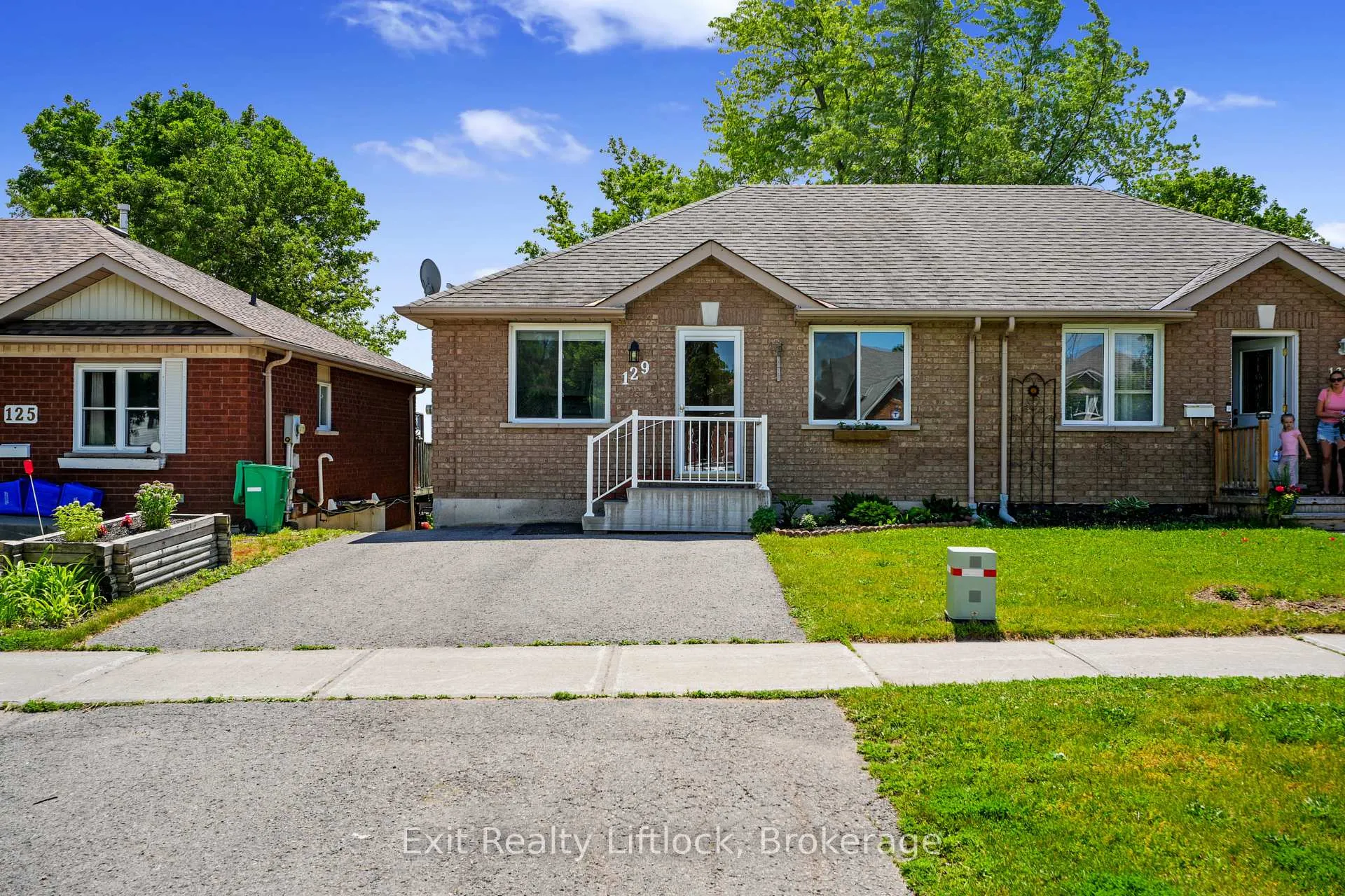 Photo 2 of 129 Towerhill Road, Peterborough, Northcrest Ward 5 — HOMEH