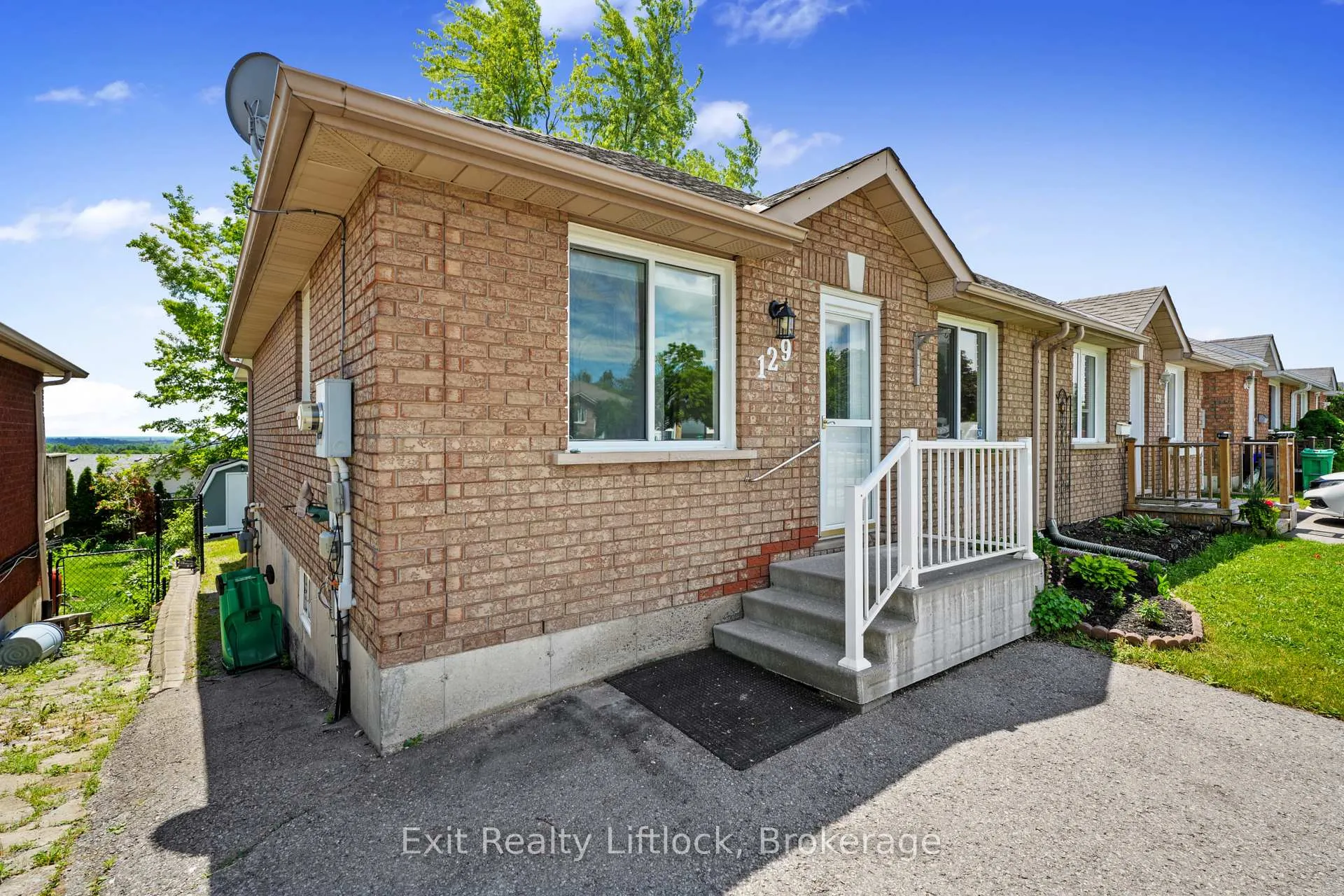 Photo 3 of 129 Towerhill Road, Peterborough, Northcrest Ward 5 — HOMEH