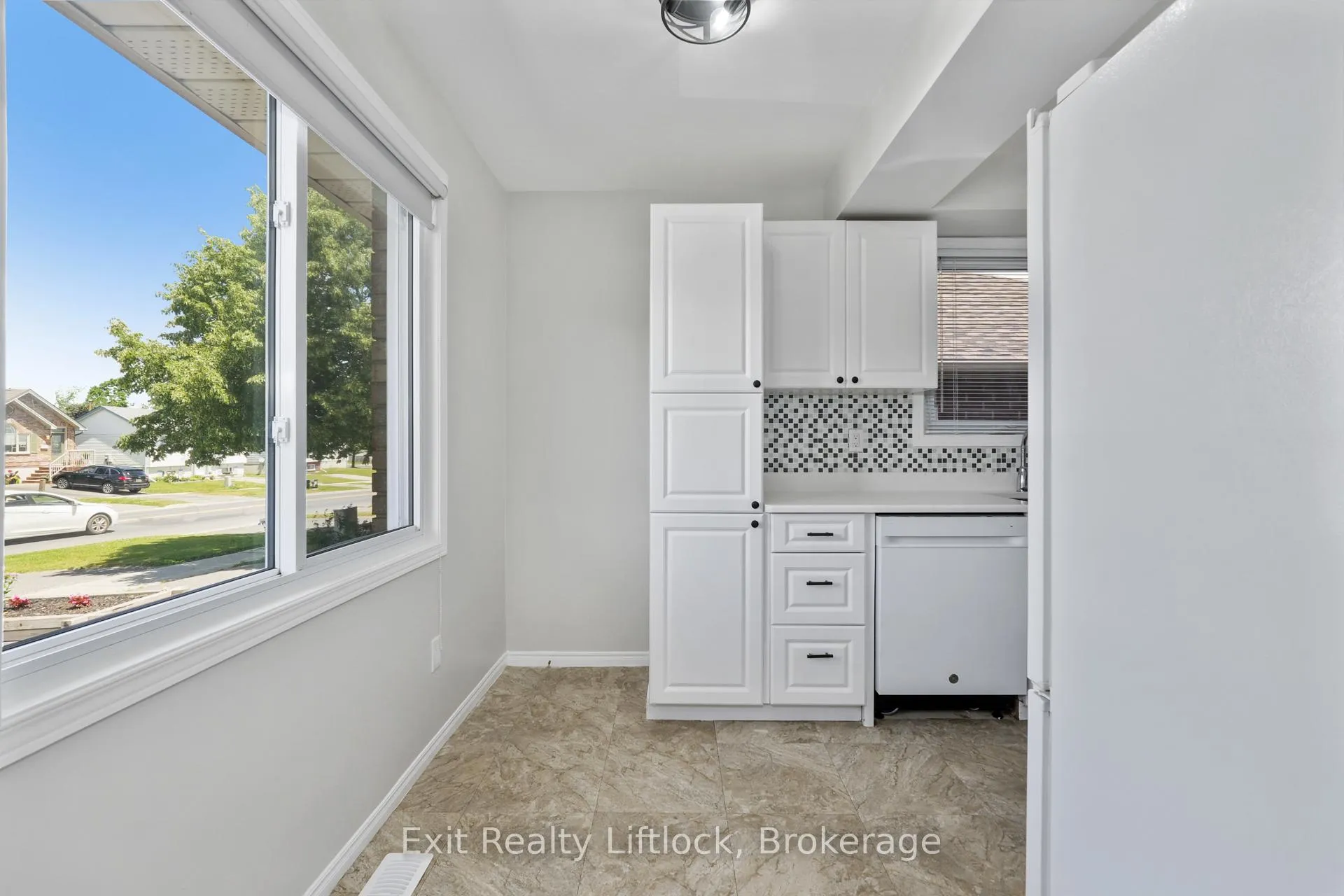 Photo 6 of 129 Towerhill Road, Peterborough, Northcrest Ward 5 — HOMEH