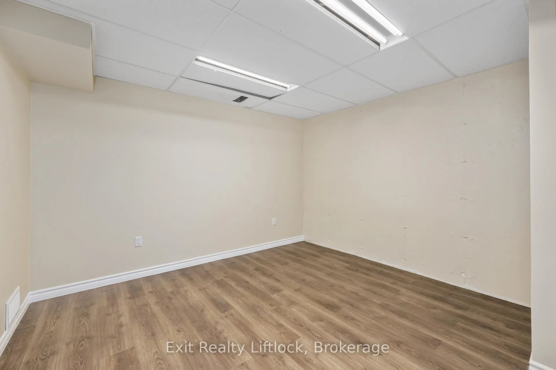 Photo 13 of 129 Towerhill Road, Peterborough, Northcrest Ward 5 — HOMEH