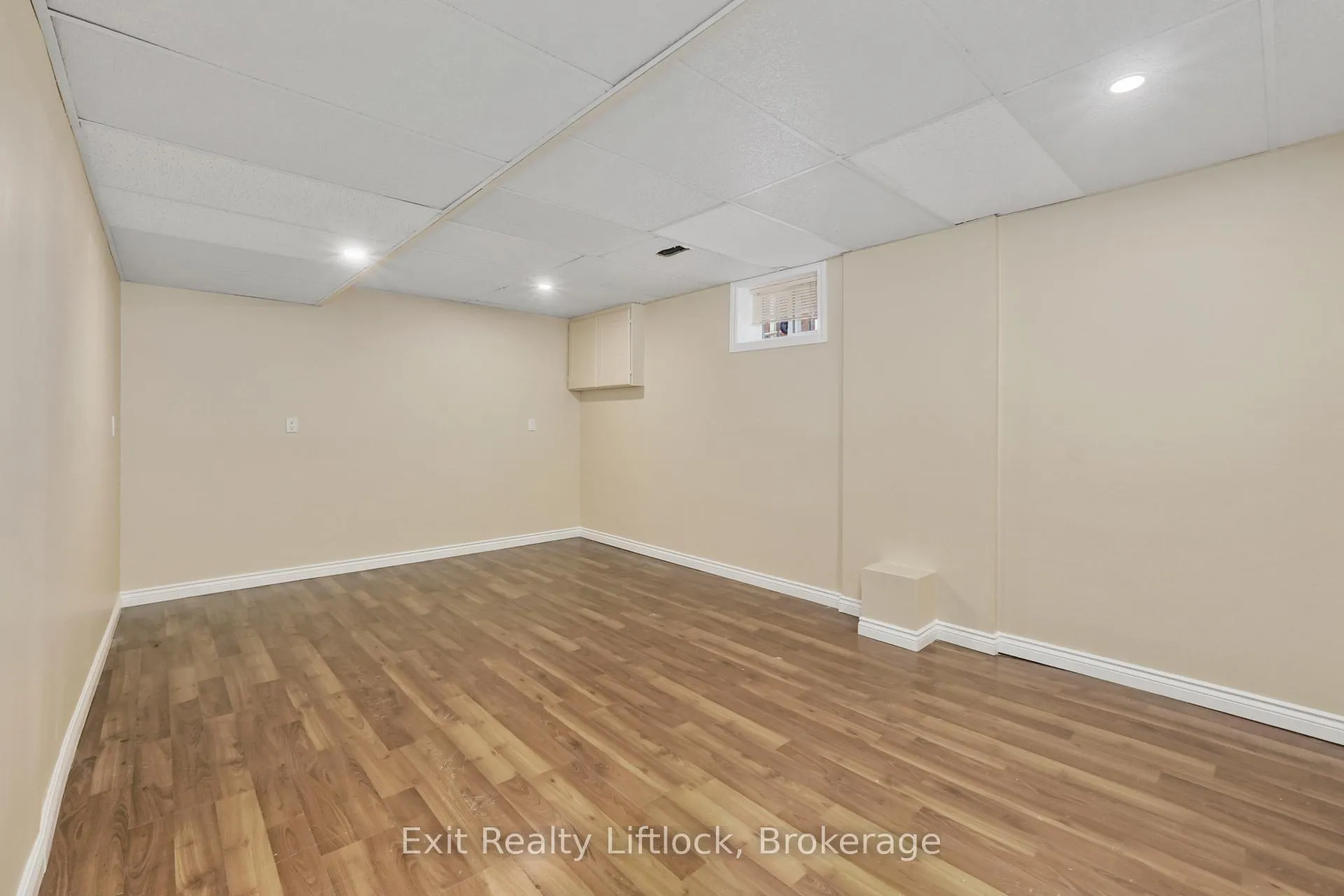 Photo 14 of 129 Towerhill Road, Peterborough, Northcrest Ward 5 — HOMEH