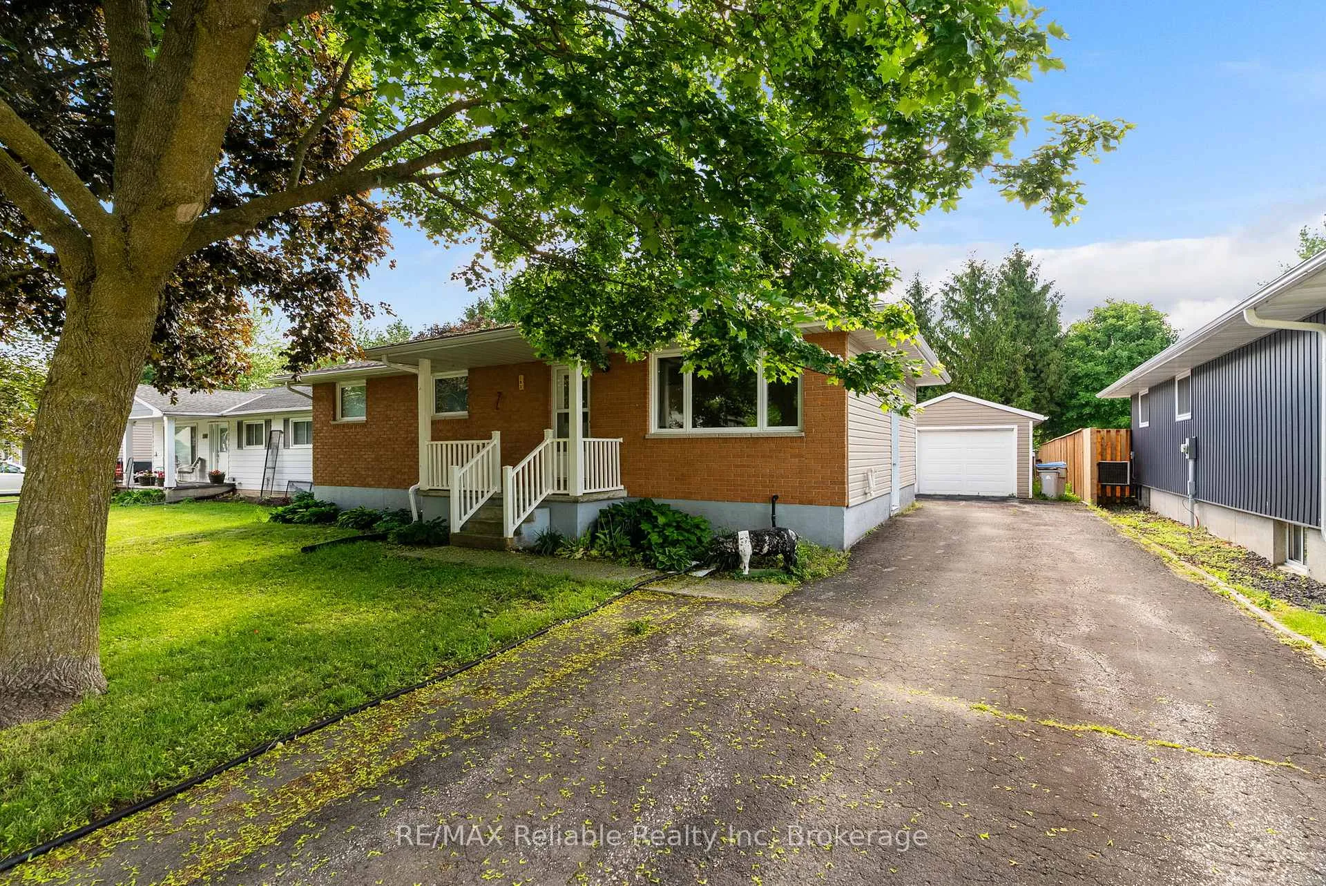 Photo of 182 Jarvis Street S