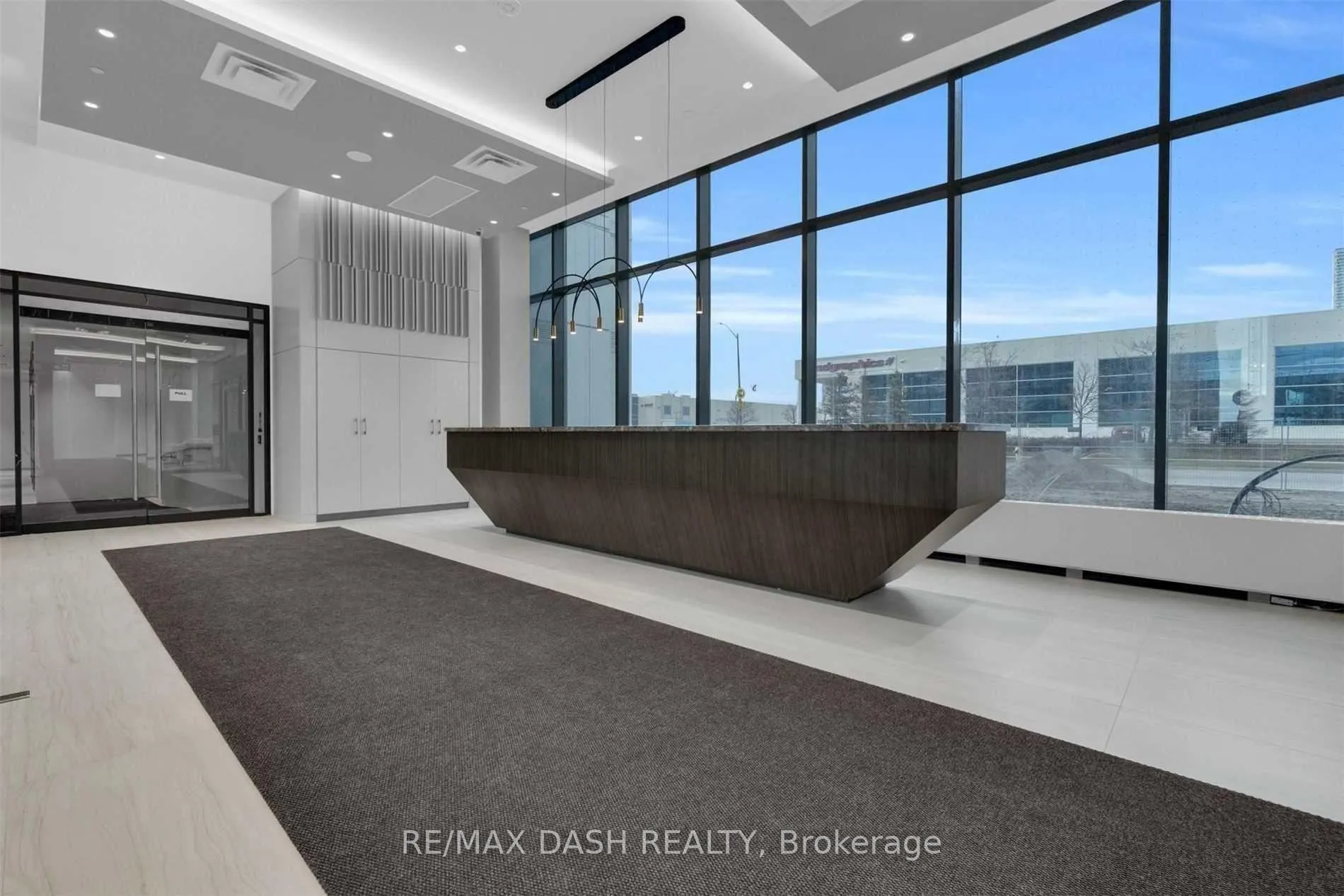 Photo 2 of Unit 1118, 10 Honeycrisp Crescent, Vaughan, Vaughan Corporate Centre — HOMEH