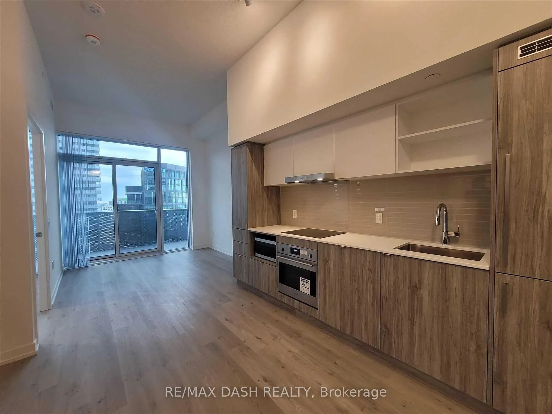 Photo 16 of Unit 1118, 10 Honeycrisp Crescent, Vaughan, Vaughan Corporate Centre — HOMEH