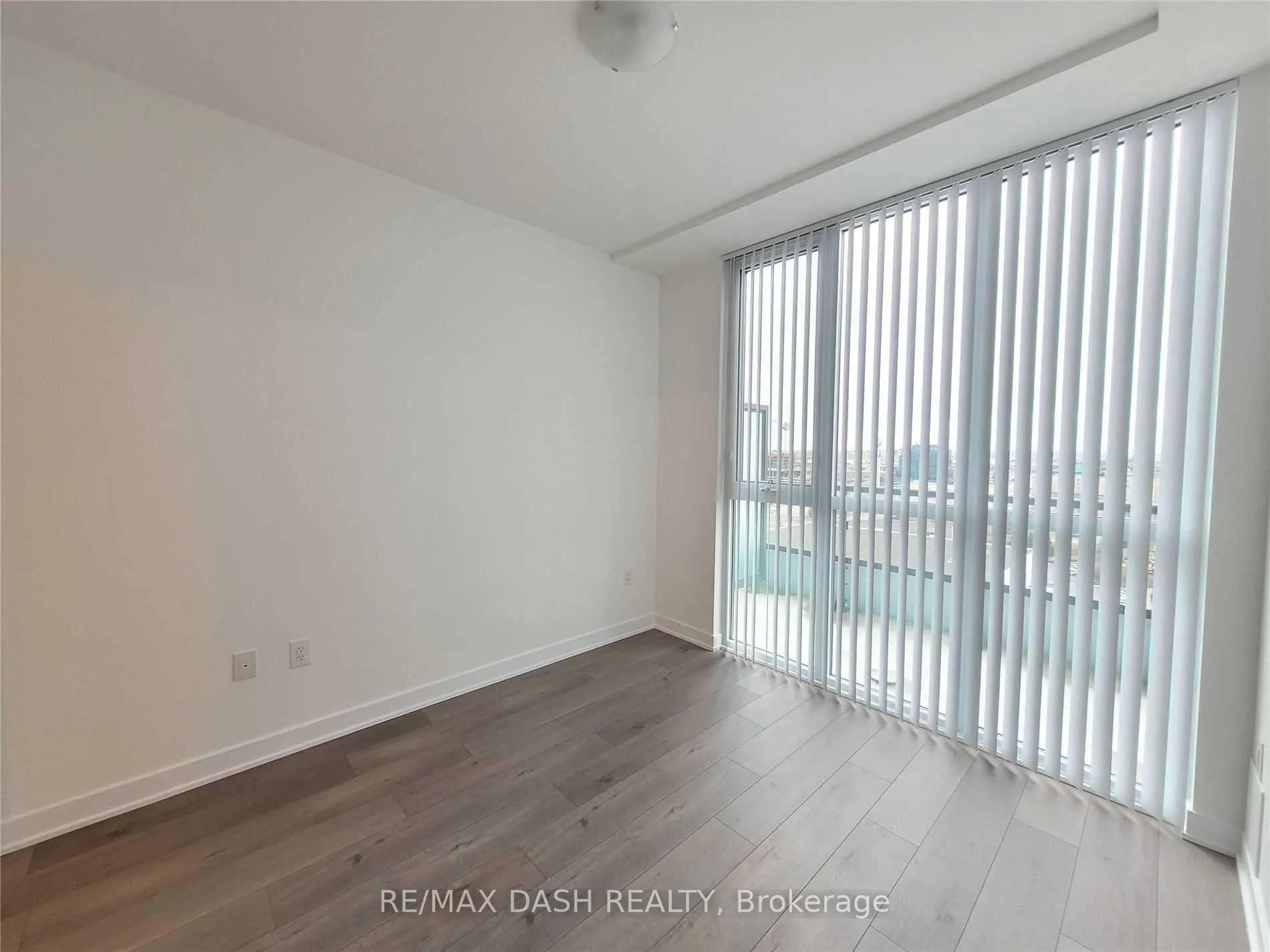Photo 9 of Unit 1118, 10 Honeycrisp Crescent, Vaughan, Vaughan Corporate Centre — HOMEH