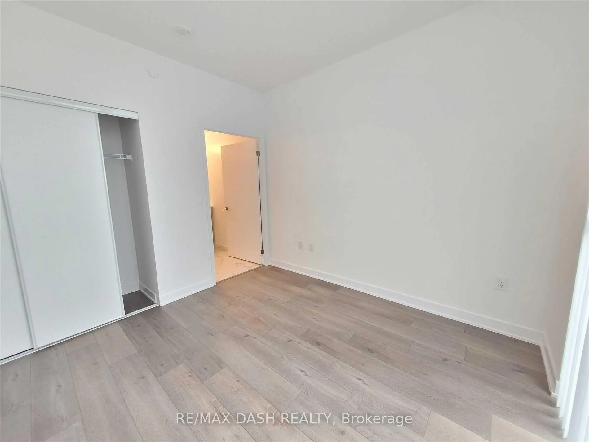 Photo 10 of Unit 1118, 10 Honeycrisp Crescent, Vaughan, Vaughan Corporate Centre — HOMEH