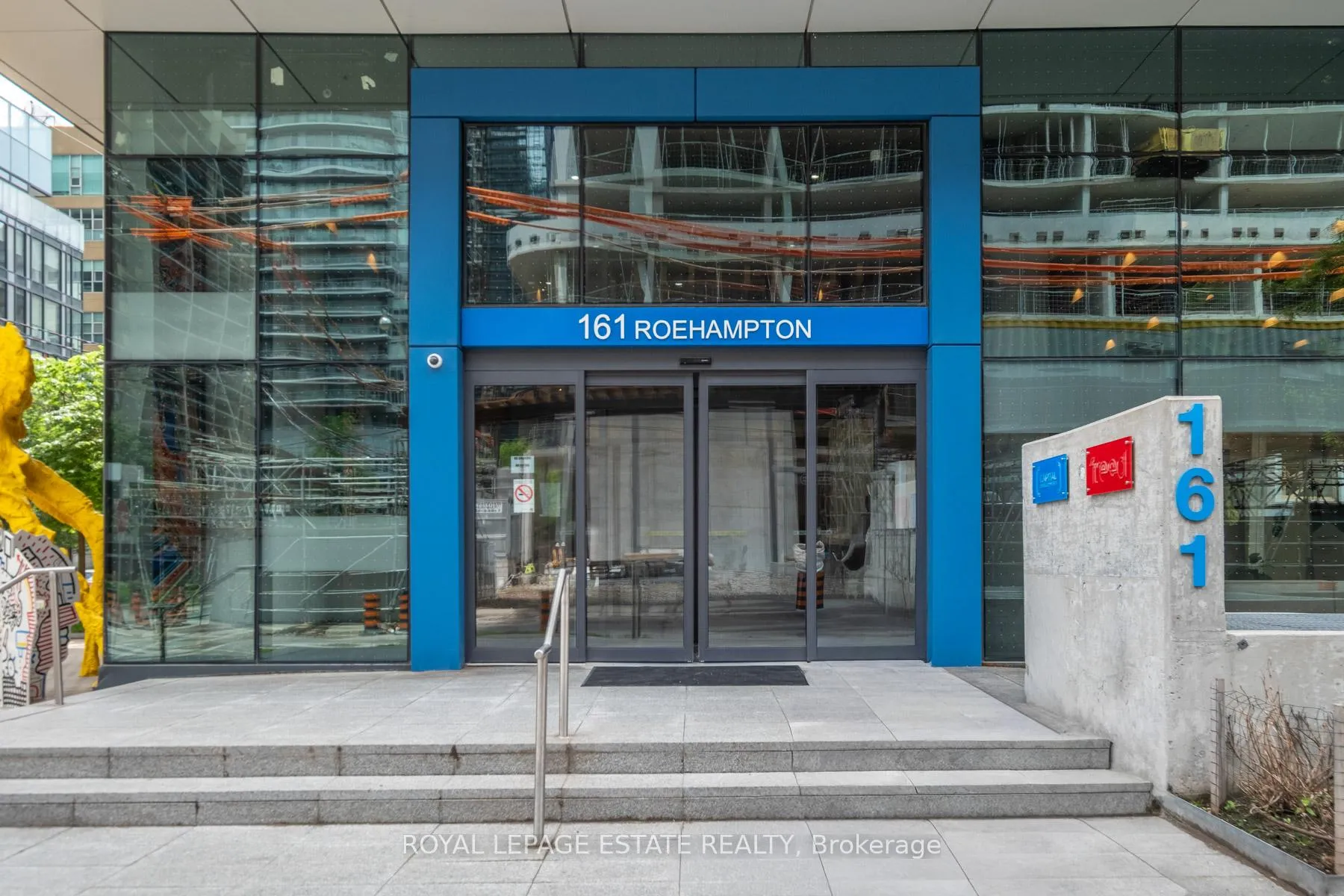 Photo 3 of Unit 2607, 161 Roehampton Avenue, Toronto, Mount Pleasant West — HOMEH