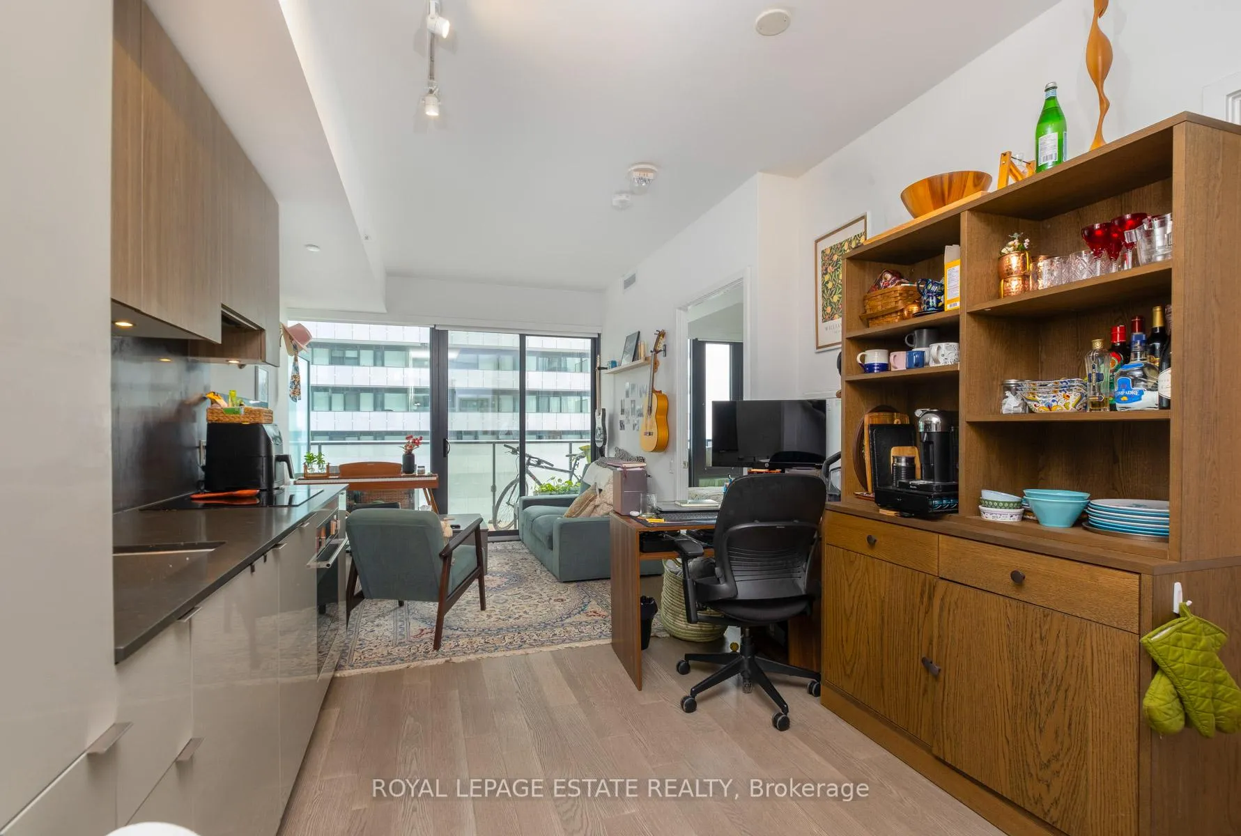 Photo 6 of Unit 2607, 161 Roehampton Avenue, Toronto, Mount Pleasant West — HOMEH