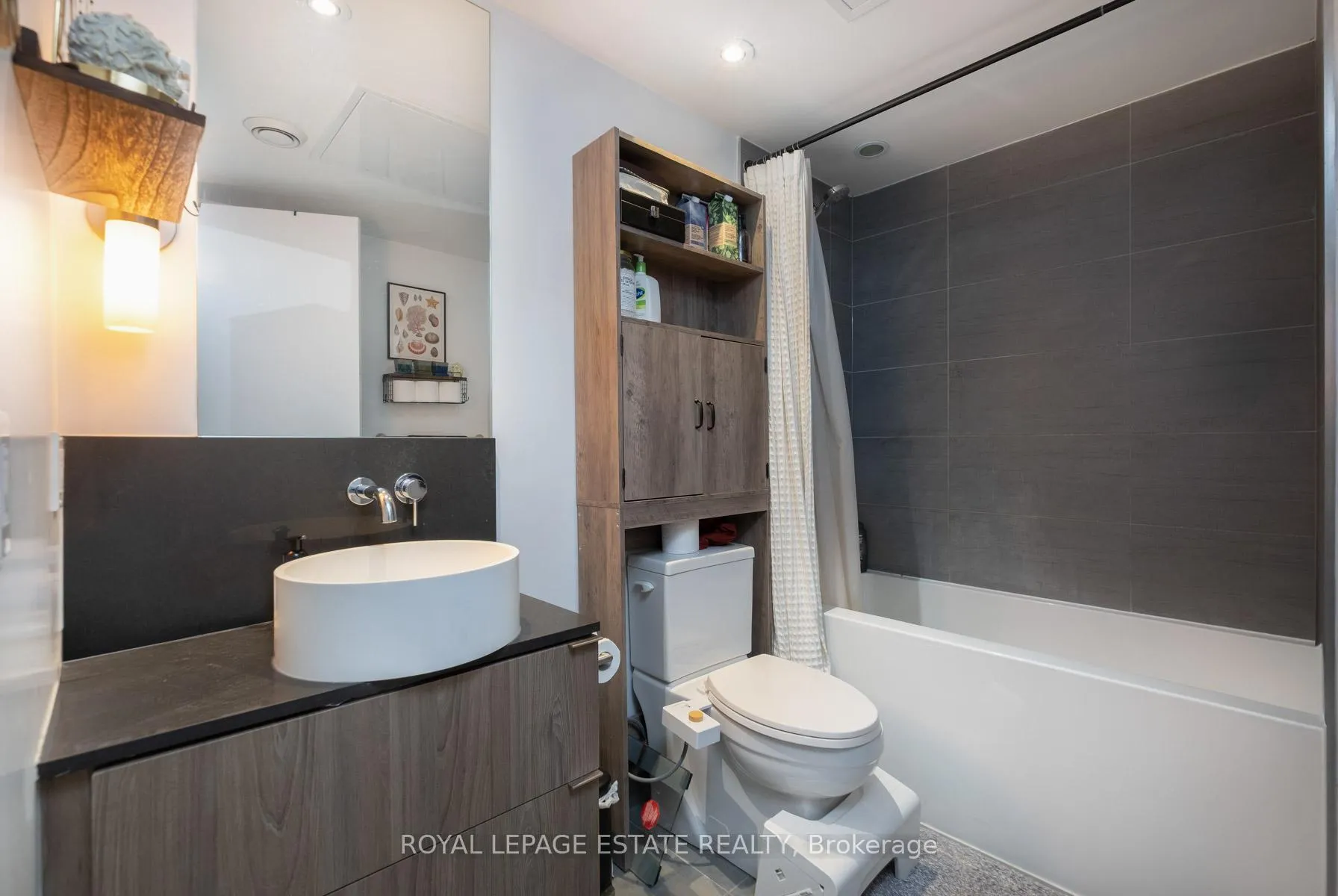 Photo 12 of Unit 2607, 161 Roehampton Avenue, Toronto, Mount Pleasant West — HOMEH
