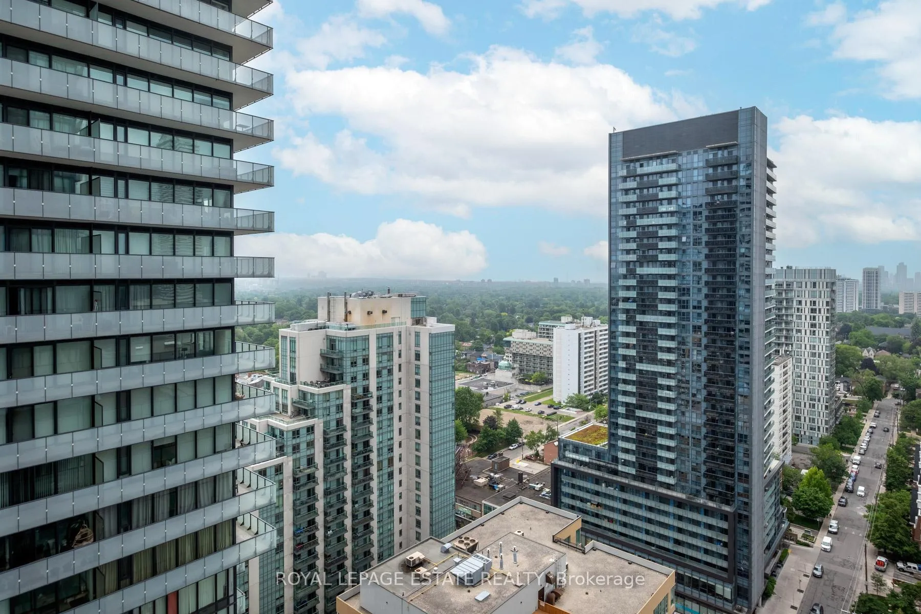 Photo 15 of Unit 2607, 161 Roehampton Avenue, Toronto, Mount Pleasant West — HOMEH
