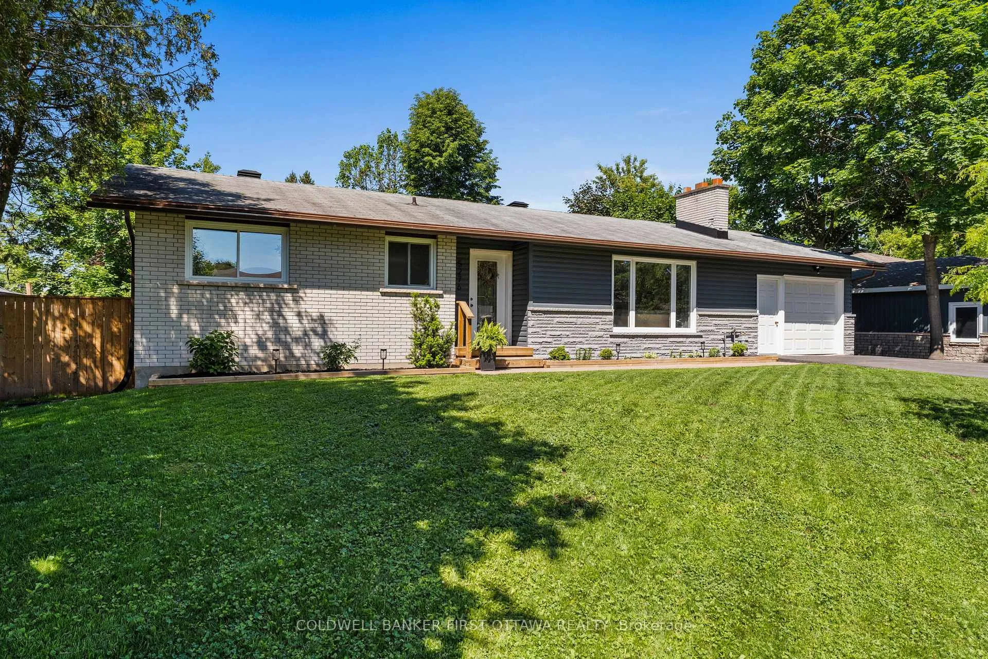Photo 2 of 5276 Hillcrest Drive, Ottawa, Manotick Long Island & Nicholls Island — HOMEH