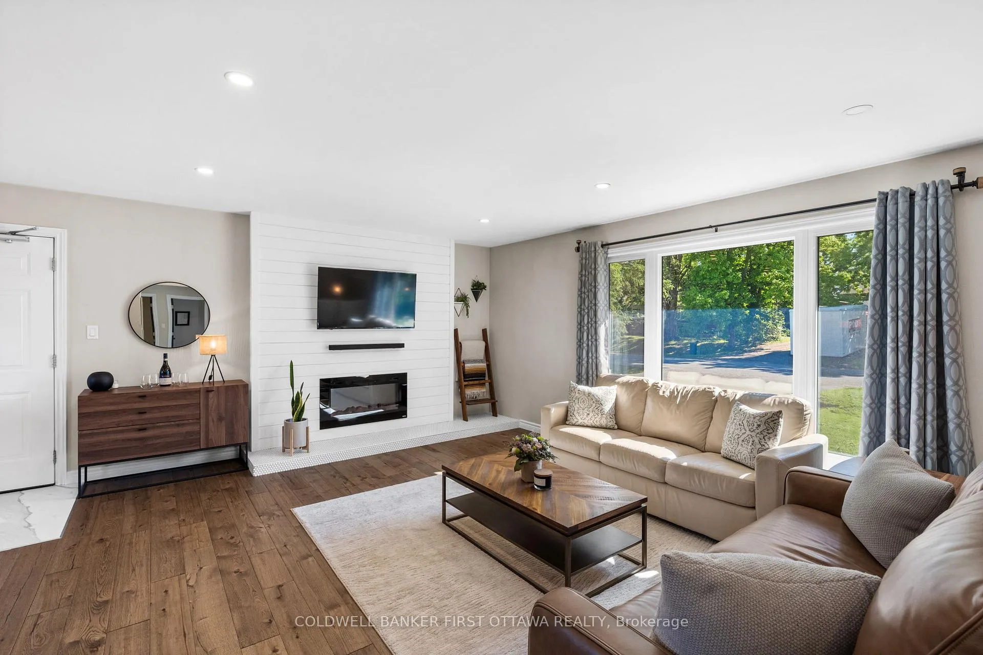 Photo 6 of 5276 Hillcrest Drive, Ottawa, Manotick Long Island & Nicholls Island — HOMEH