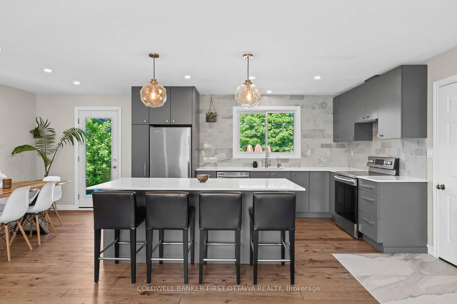 Photo 14 of 5276 Hillcrest Drive, Ottawa, Manotick Long Island & Nicholls Island — HOMEH