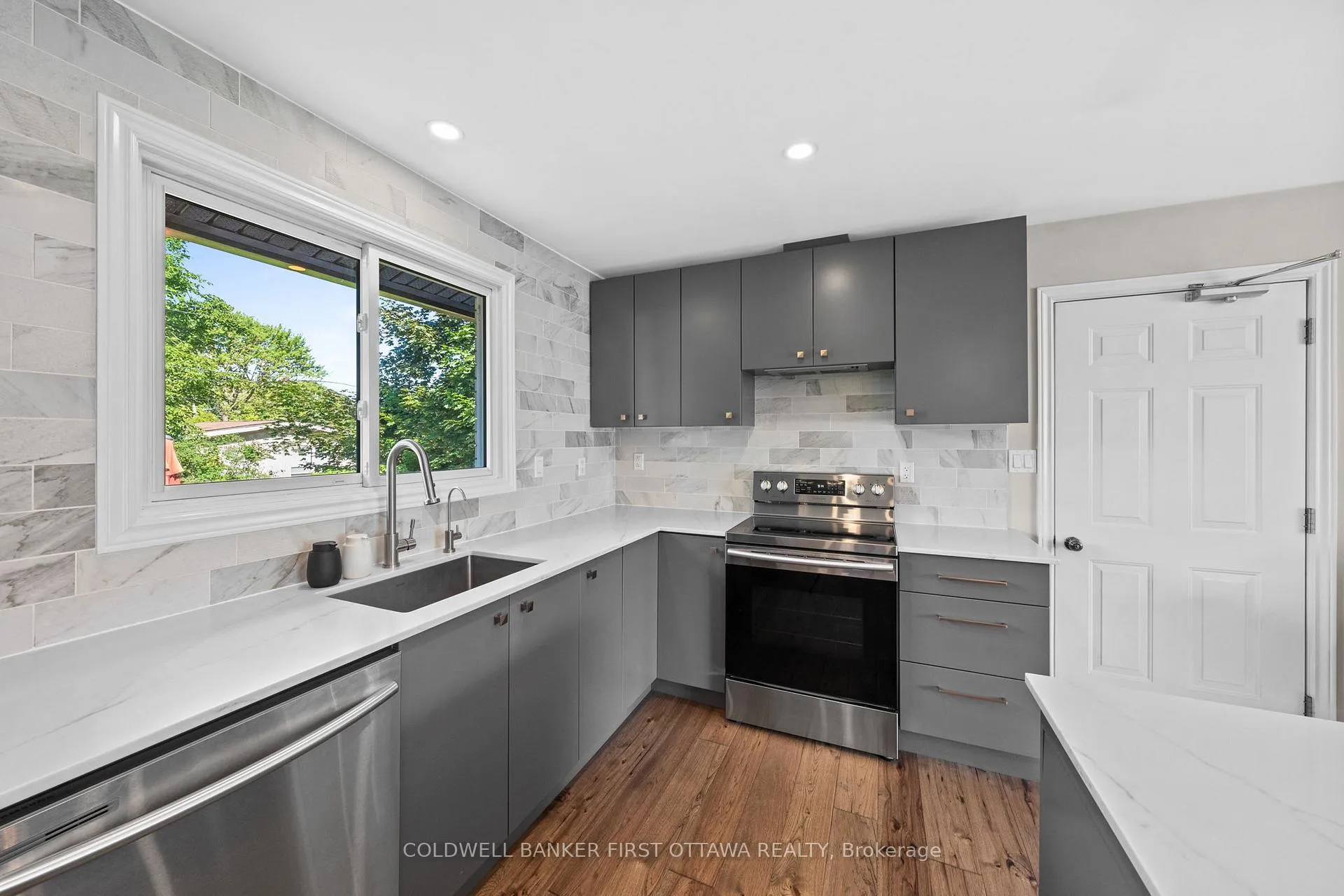 Photo 16 of 5276 Hillcrest Drive, Ottawa, Manotick Long Island & Nicholls Island — HOMEH