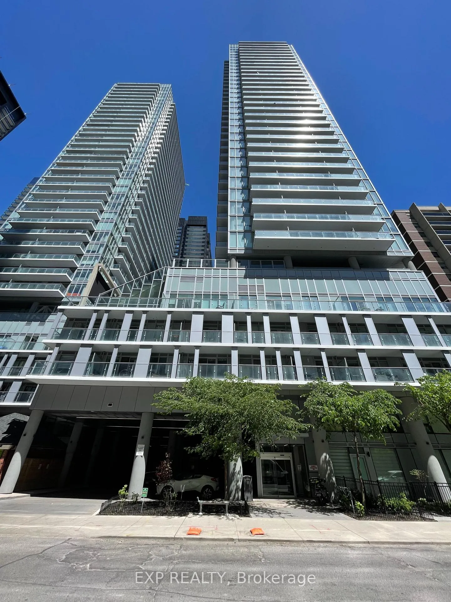 Photo 1 of Unit 2015, 195 Redpath Avenue, Toronto, Mount Pleasant West — HOMEH