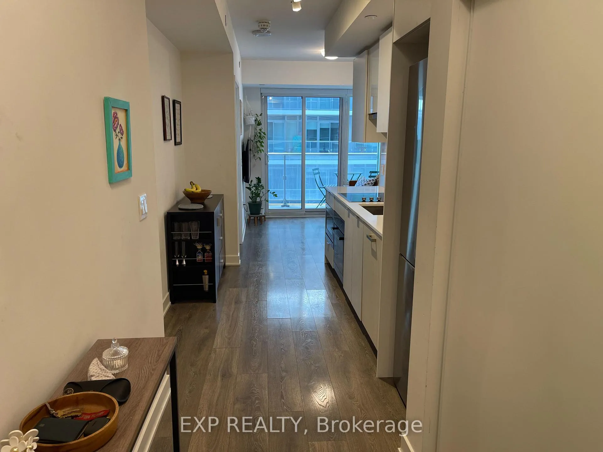 Photo 2 of Unit 2015, 195 Redpath Avenue, Toronto, Mount Pleasant West — HOMEH