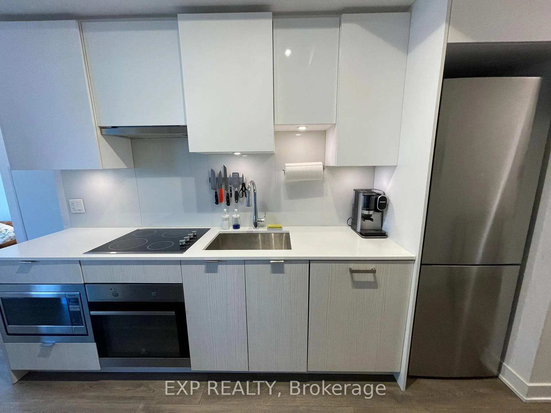 Photo 5 of Unit 2015, 195 Redpath Avenue, Toronto, Mount Pleasant West — HOMEH