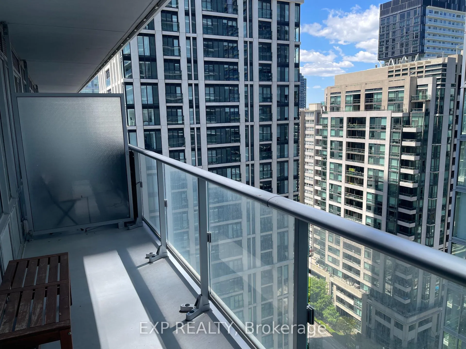Photo 13 of Unit 2015, 195 Redpath Avenue, Toronto, Mount Pleasant West — HOMEH