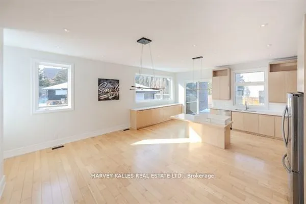 Photo 52 of 3279 Lakeshore Road, Burlington, Roseland — HOMEH