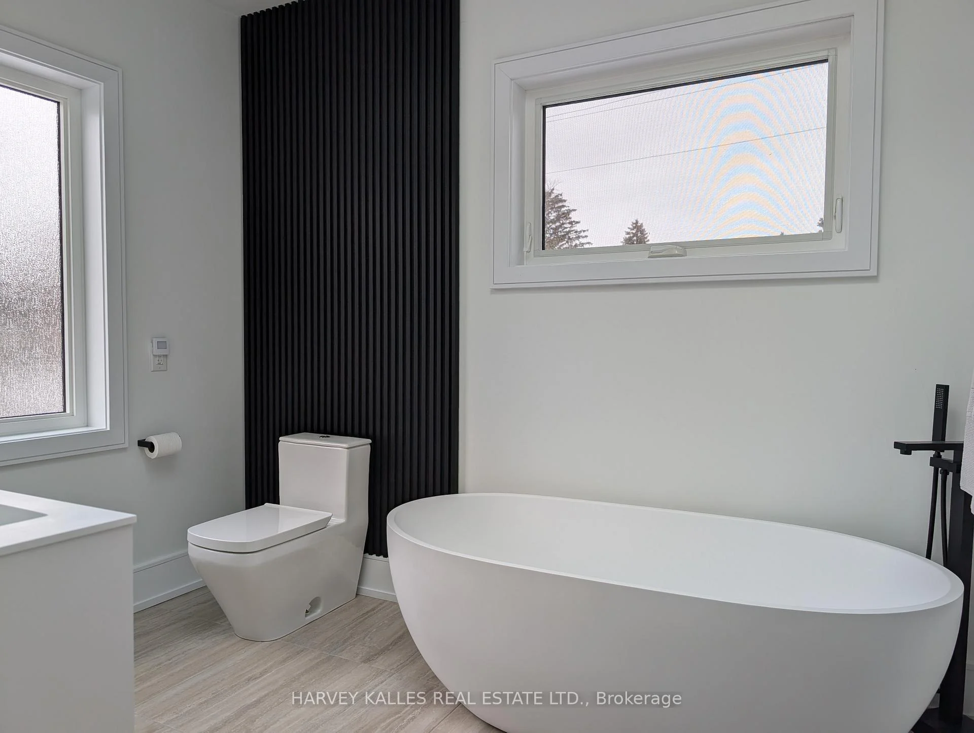 Photo 10 of 3279 Lakeshore Road, Burlington, Roseland — HOMEH