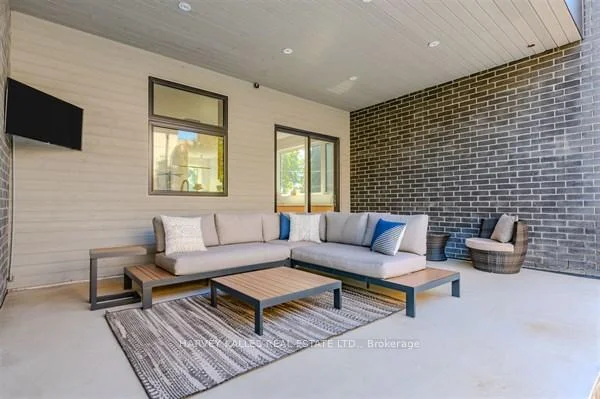 Photo 13 of 3279 Lakeshore Road, Burlington, Roseland — HOMEH