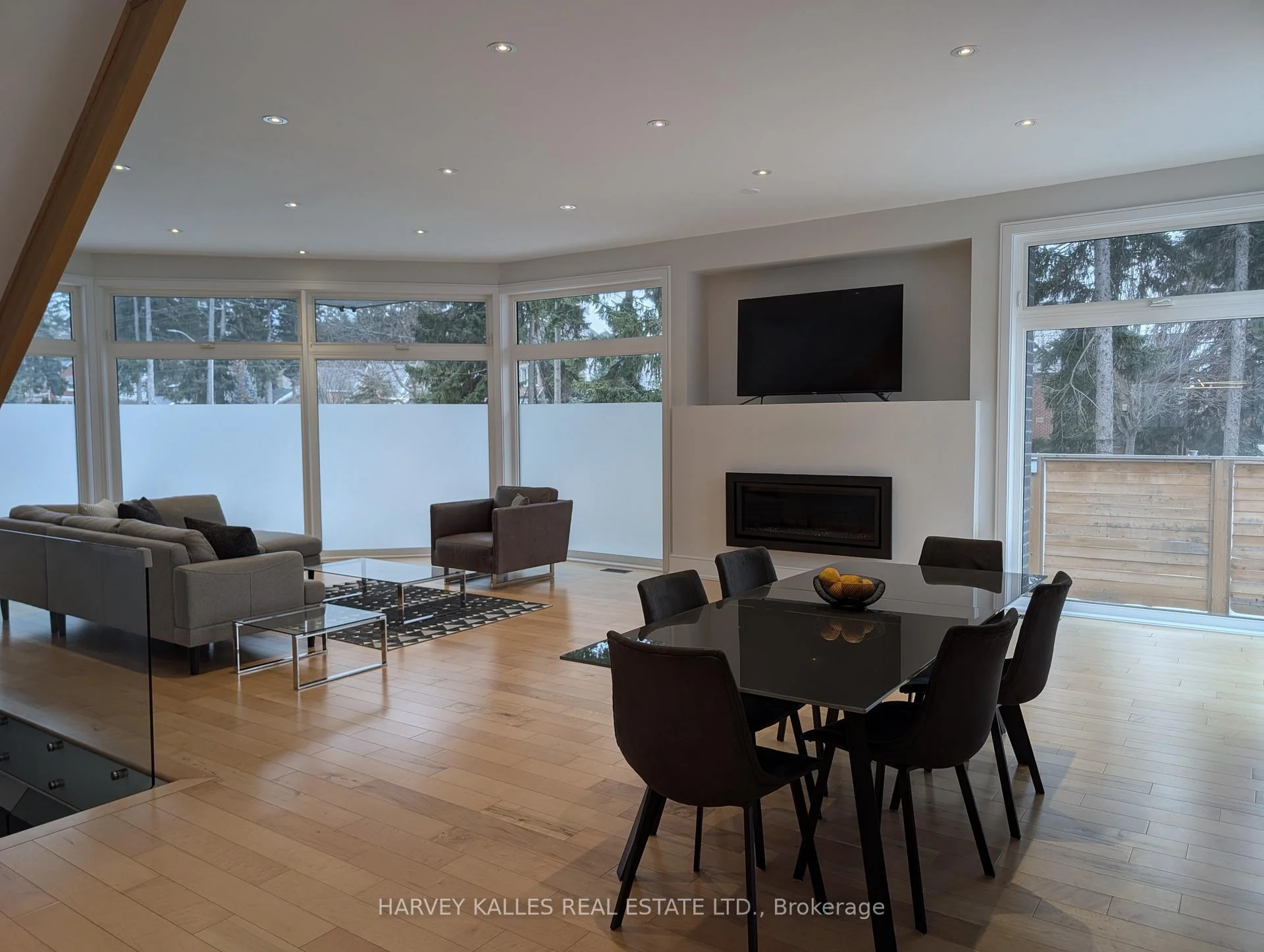 Photo 23 of 3279 Lakeshore Road, Burlington, Roseland — HOMEH