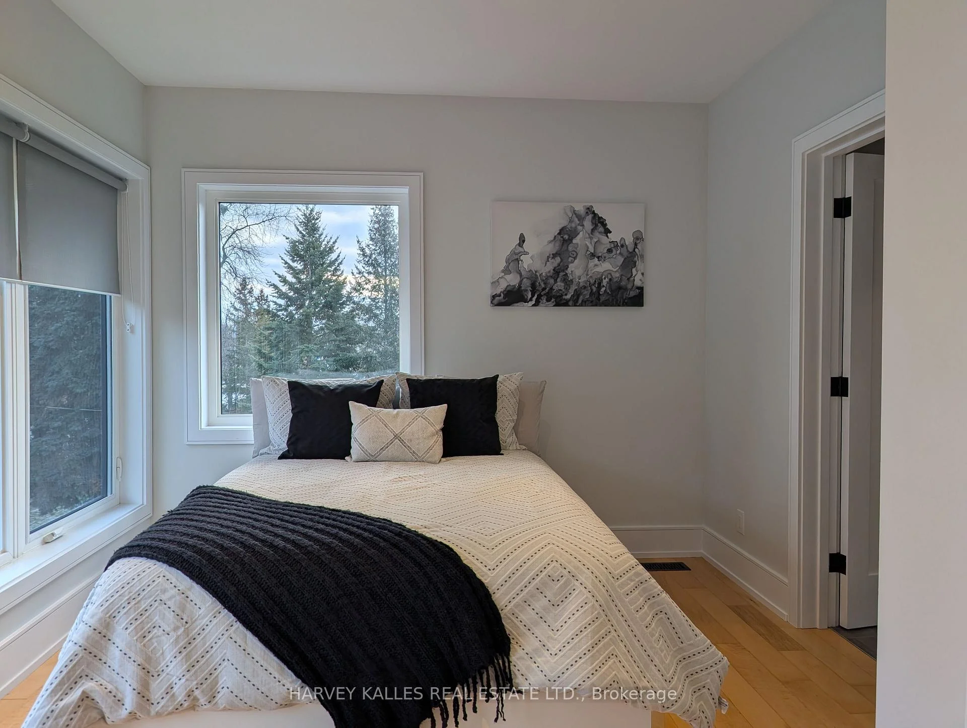 Photo 31 of 3279 Lakeshore Road, Burlington, Roseland — HOMEH