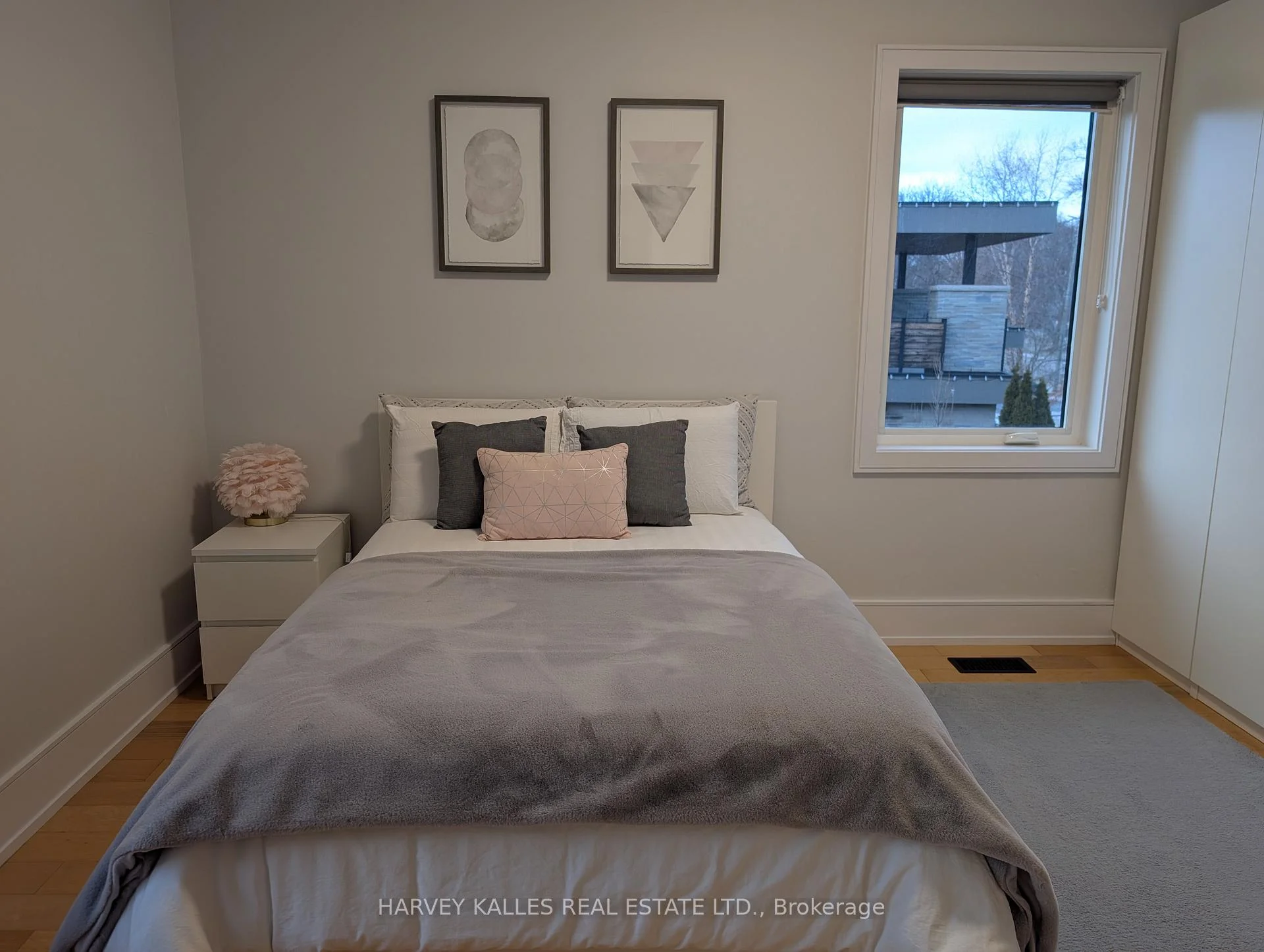 Photo 32 of 3279 Lakeshore Road, Burlington, Roseland — HOMEH
