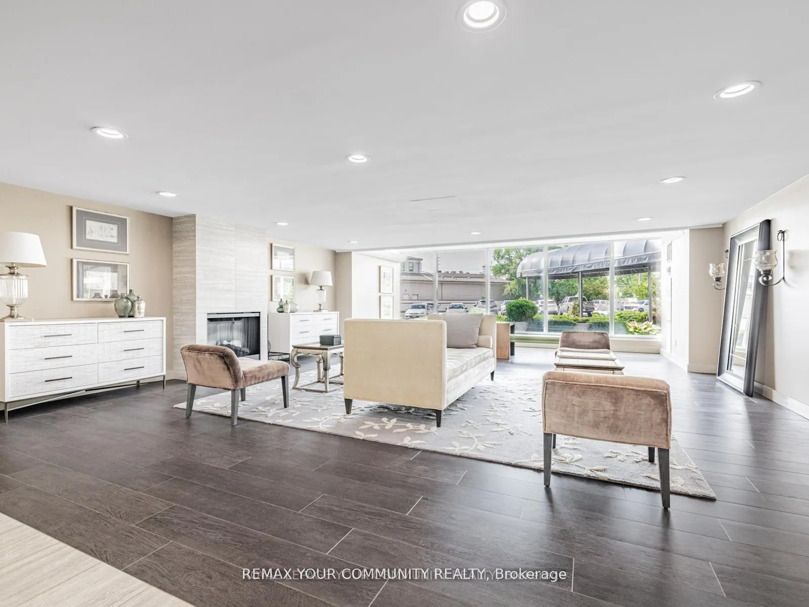 Photo 3 of Unit 508, 7811 Yonge Street, Markham, Royal Orchard — HOMEH