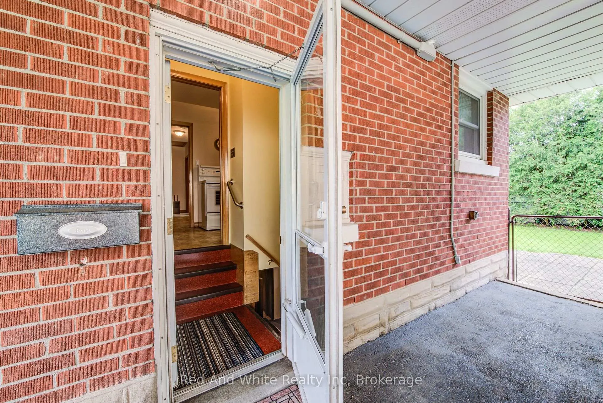 Photo 18 of 104 Elgin Crescent, Waterloo — HOMEH
