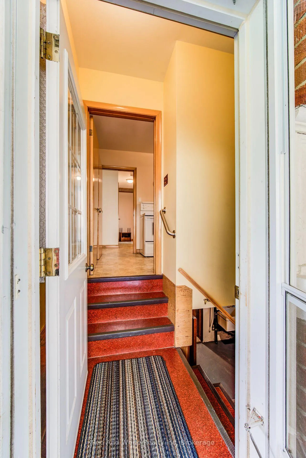 Photo 19 of 104 Elgin Crescent, Waterloo — HOMEH
