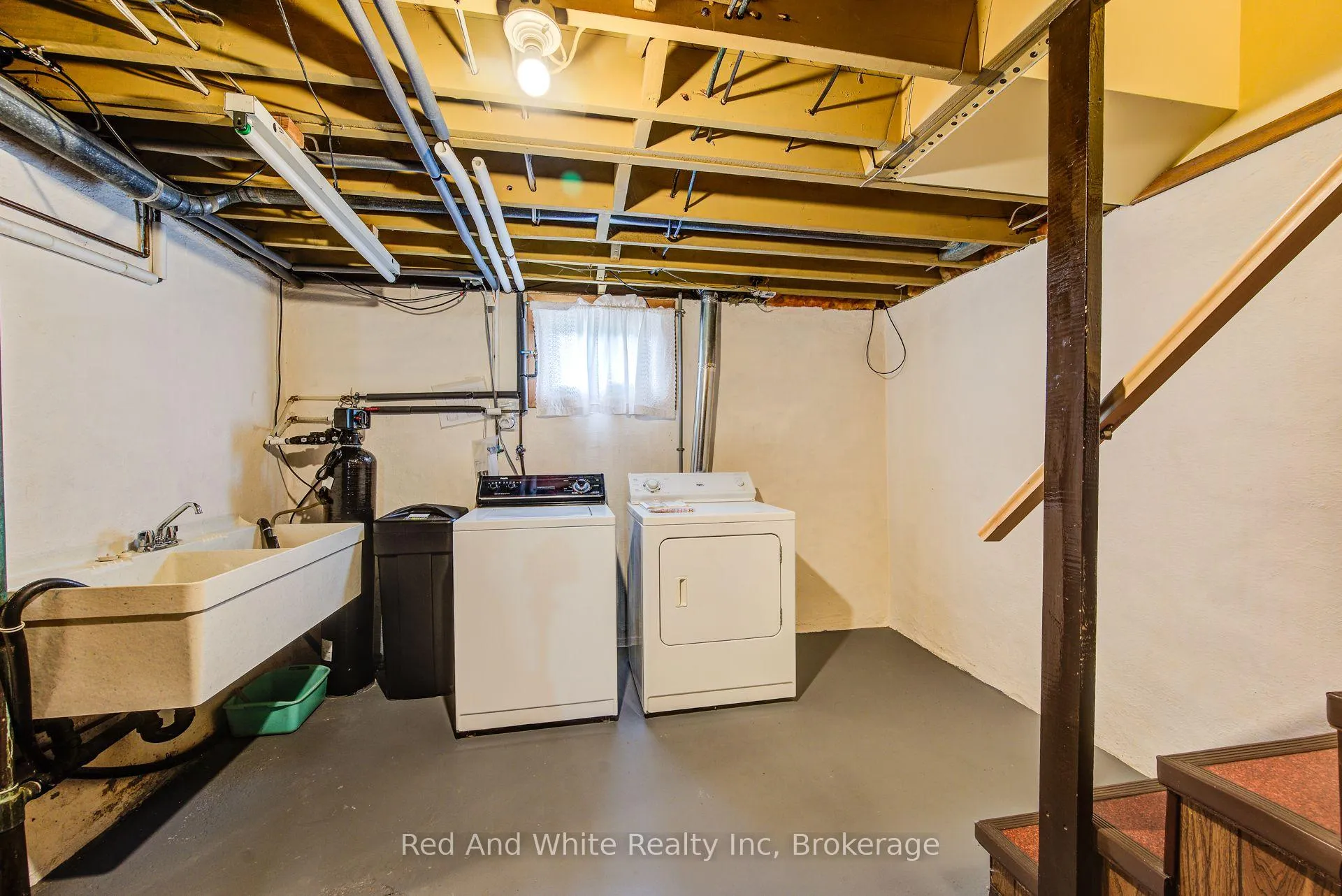 Photo 20 of 104 Elgin Crescent, Waterloo — HOMEH