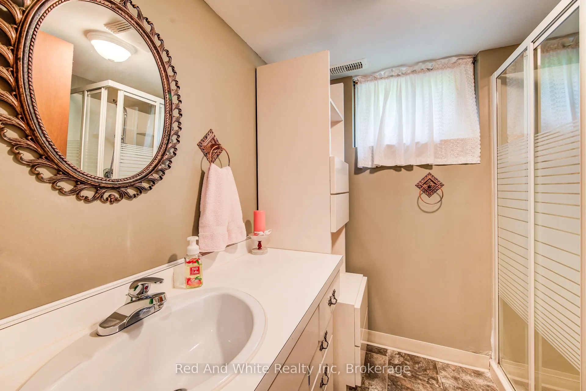 Photo 29 of 104 Elgin Crescent, Waterloo — HOMEH