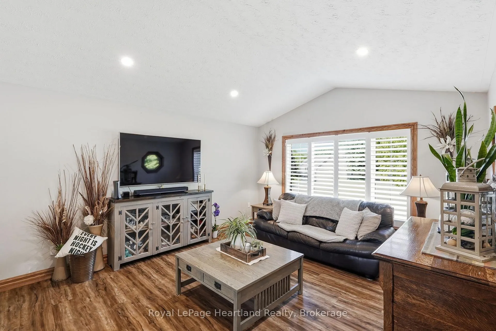 Photo 11 of 2015 Alma Street, Howick — HOMEH